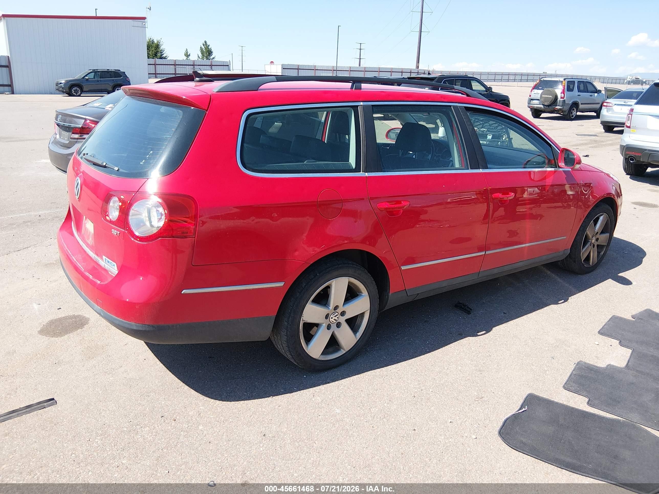 2008 Volkswagen Passat Komfort Красный vin: WVWLK93CX8E041266