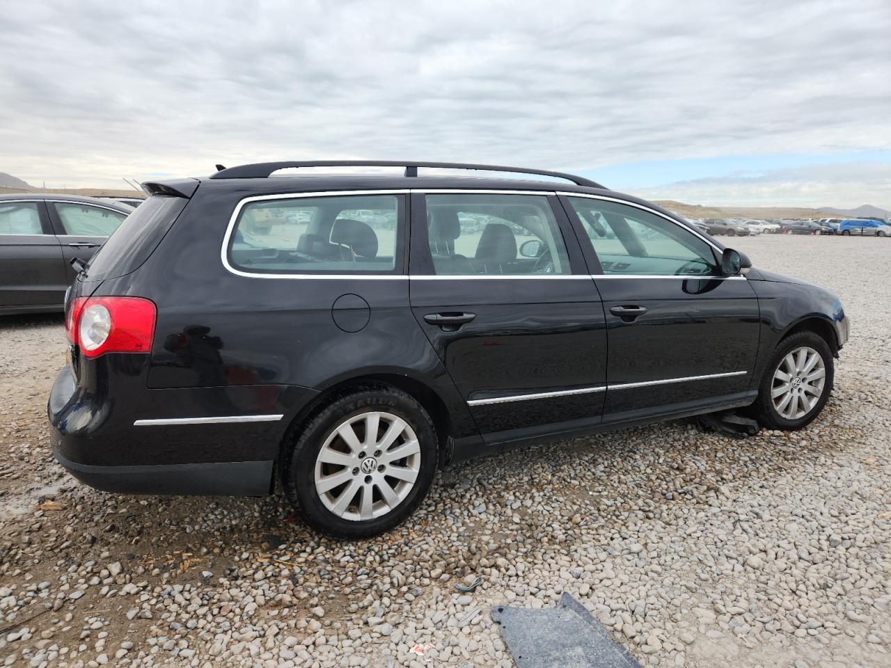 2010 Volkswagen Passat 2.0t Черный vin: WVWLK9AN3AE144586
