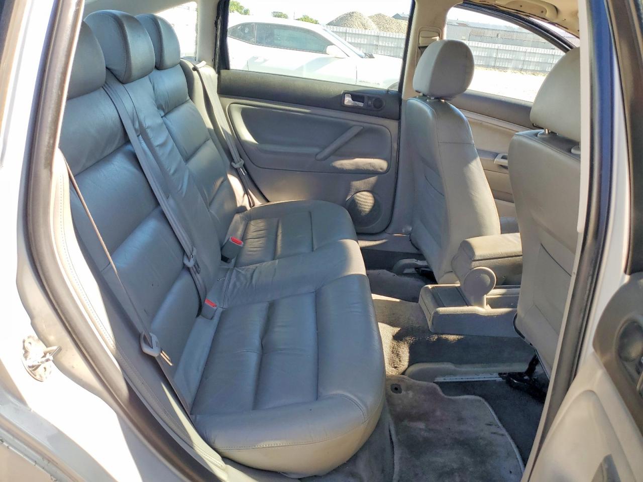 2000 Volkswagen Passat Gls Silver vin: WVWMA23B0YP291481