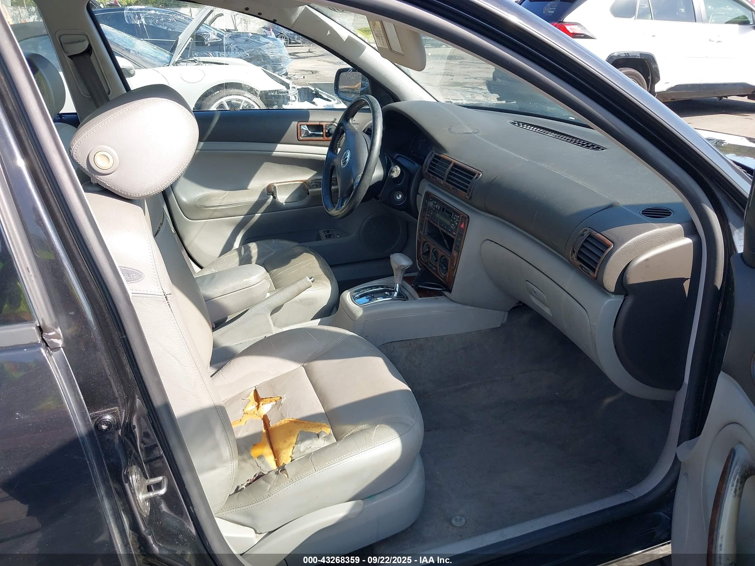 2000 Volkswagen Passat Gls Черный vin: WVWMA23B0YP432792