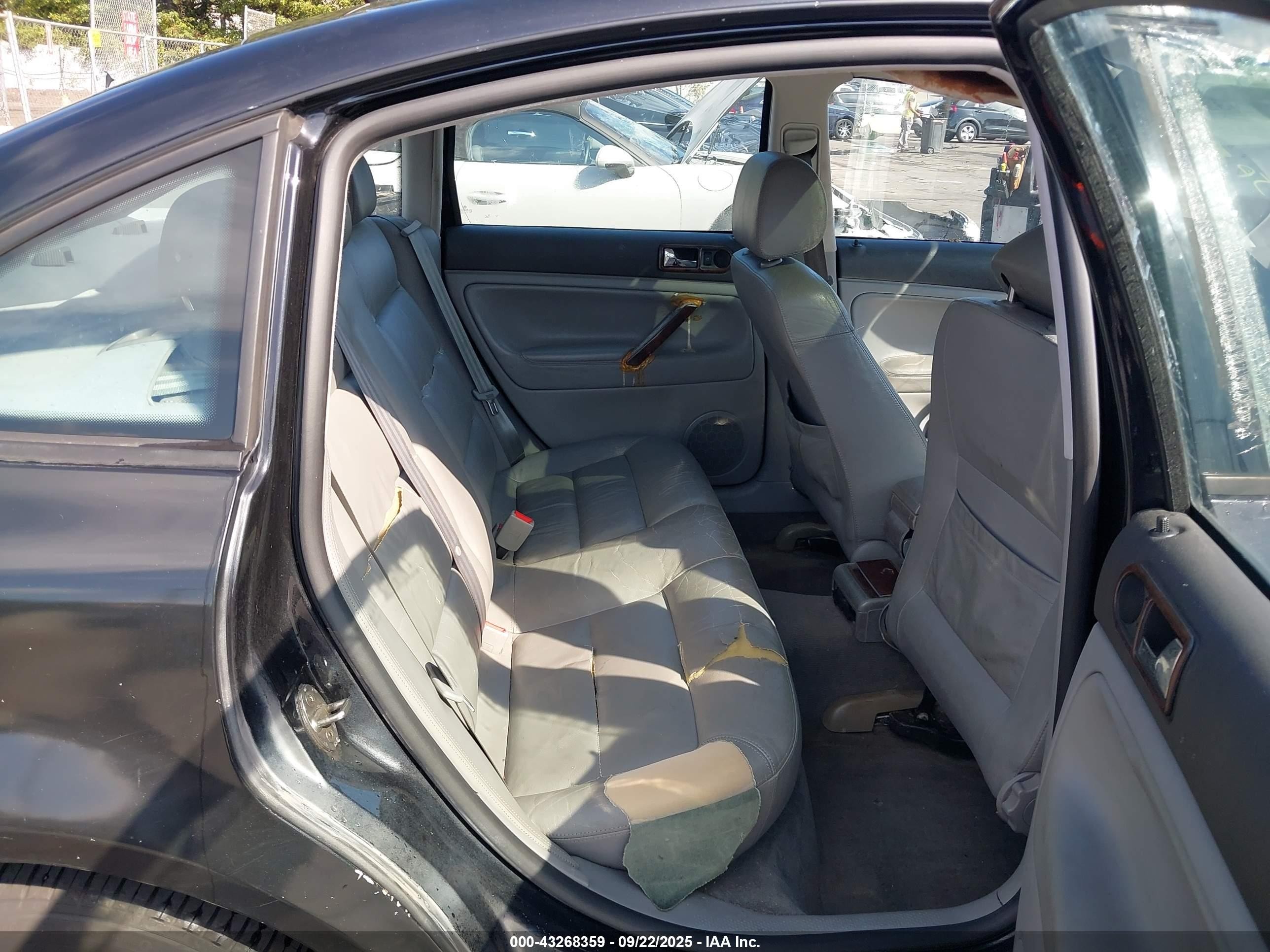 2000 Volkswagen Passat Gls Черный vin: WVWMA23B0YP432792