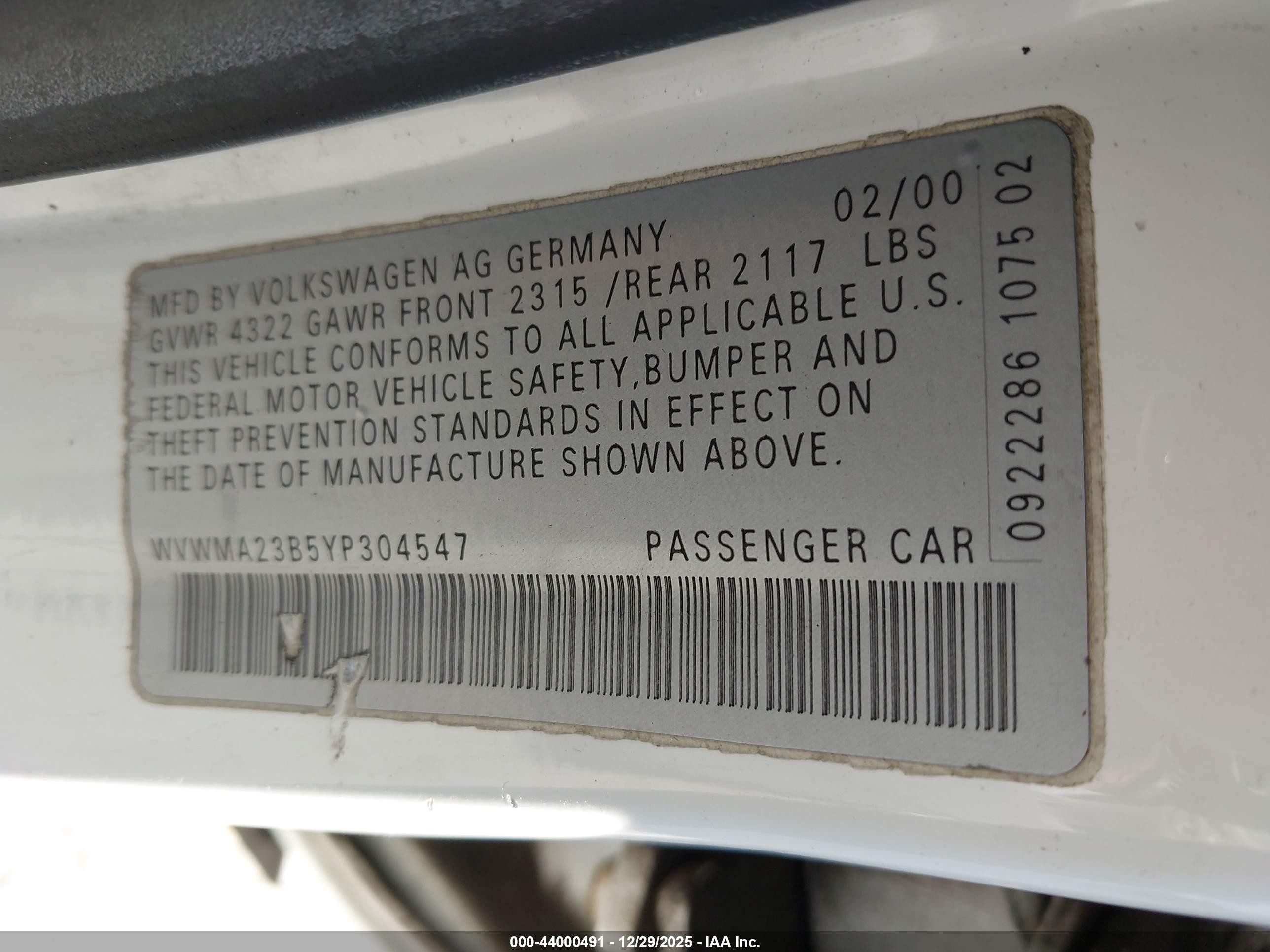 2000 Volkswagen Passat Gls White vin: WVWMA23B5YP304547