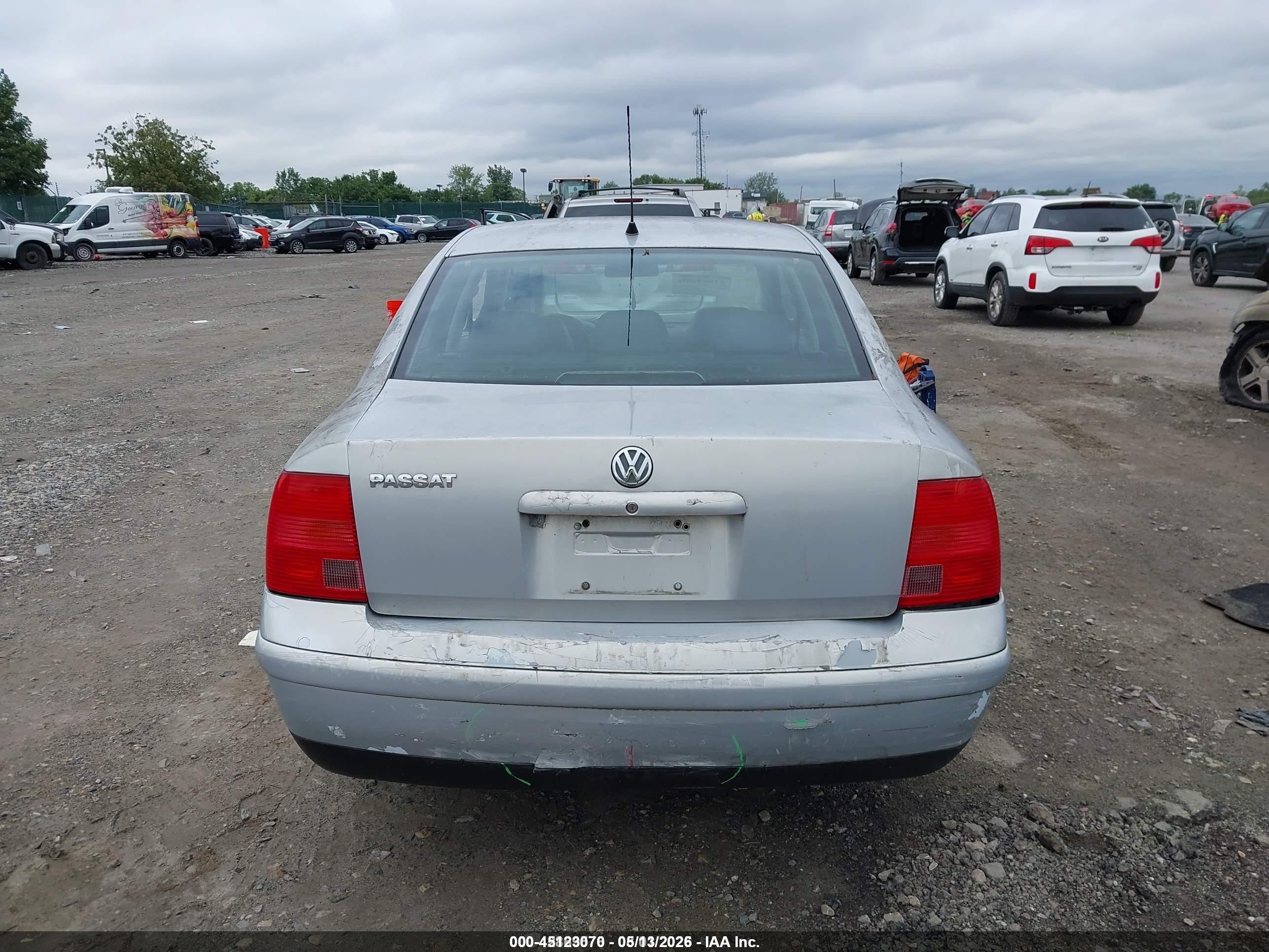2000 Volkswagen Passat Gls Серый vin: WVWMA23B6YP224996