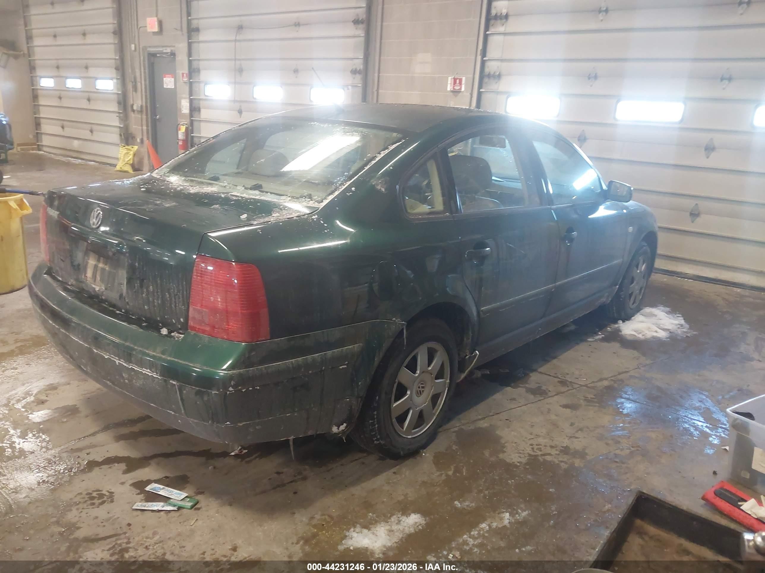 2000 Volkswagen Passat Gls Зеленый vin: WVWMA23B7YP162492