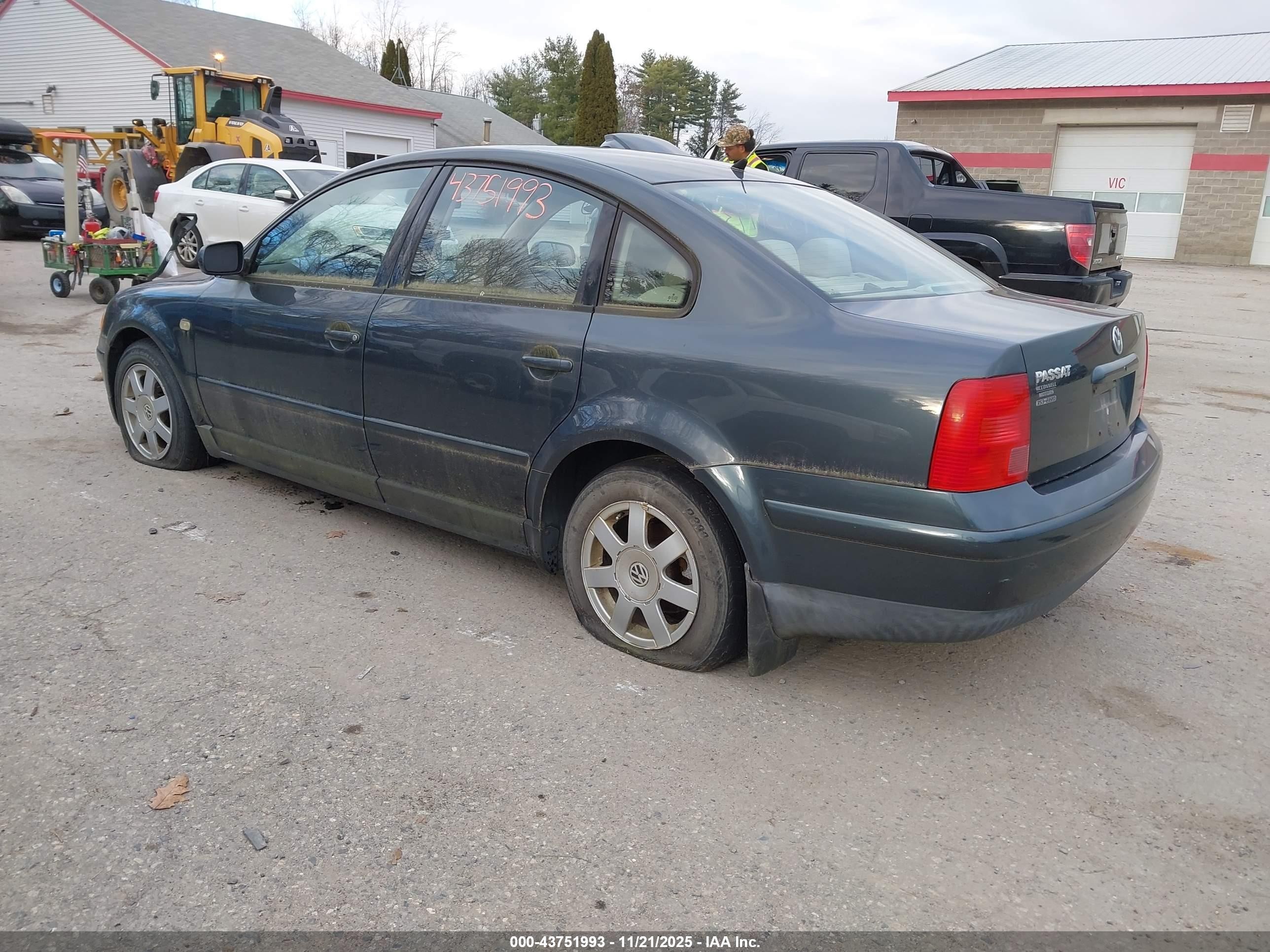 2000 Volkswagen Passat Gls Синий vin: WVWMA23B8YP162940