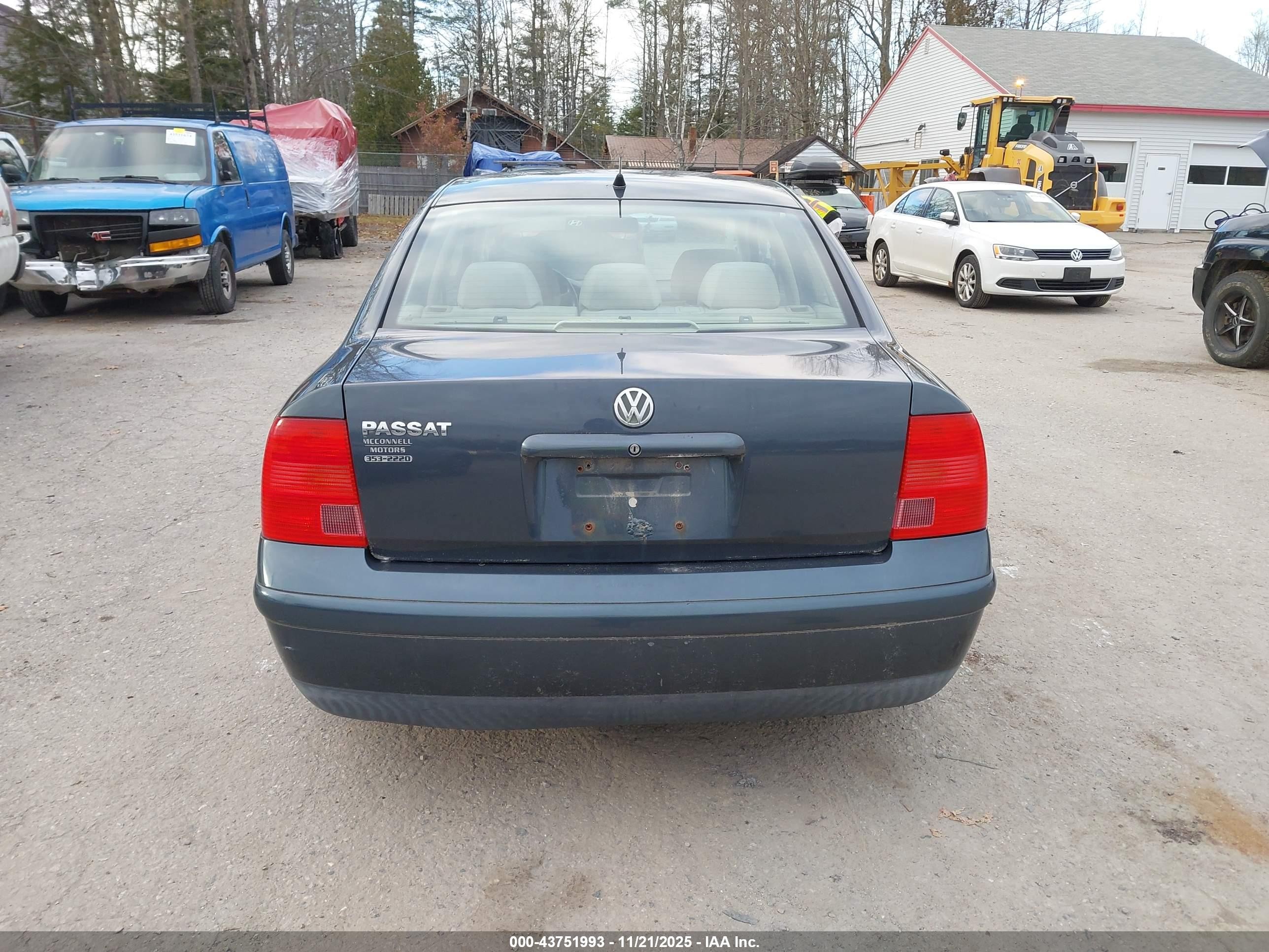 2000 Volkswagen Passat Gls Синий vin: WVWMA23B8YP162940