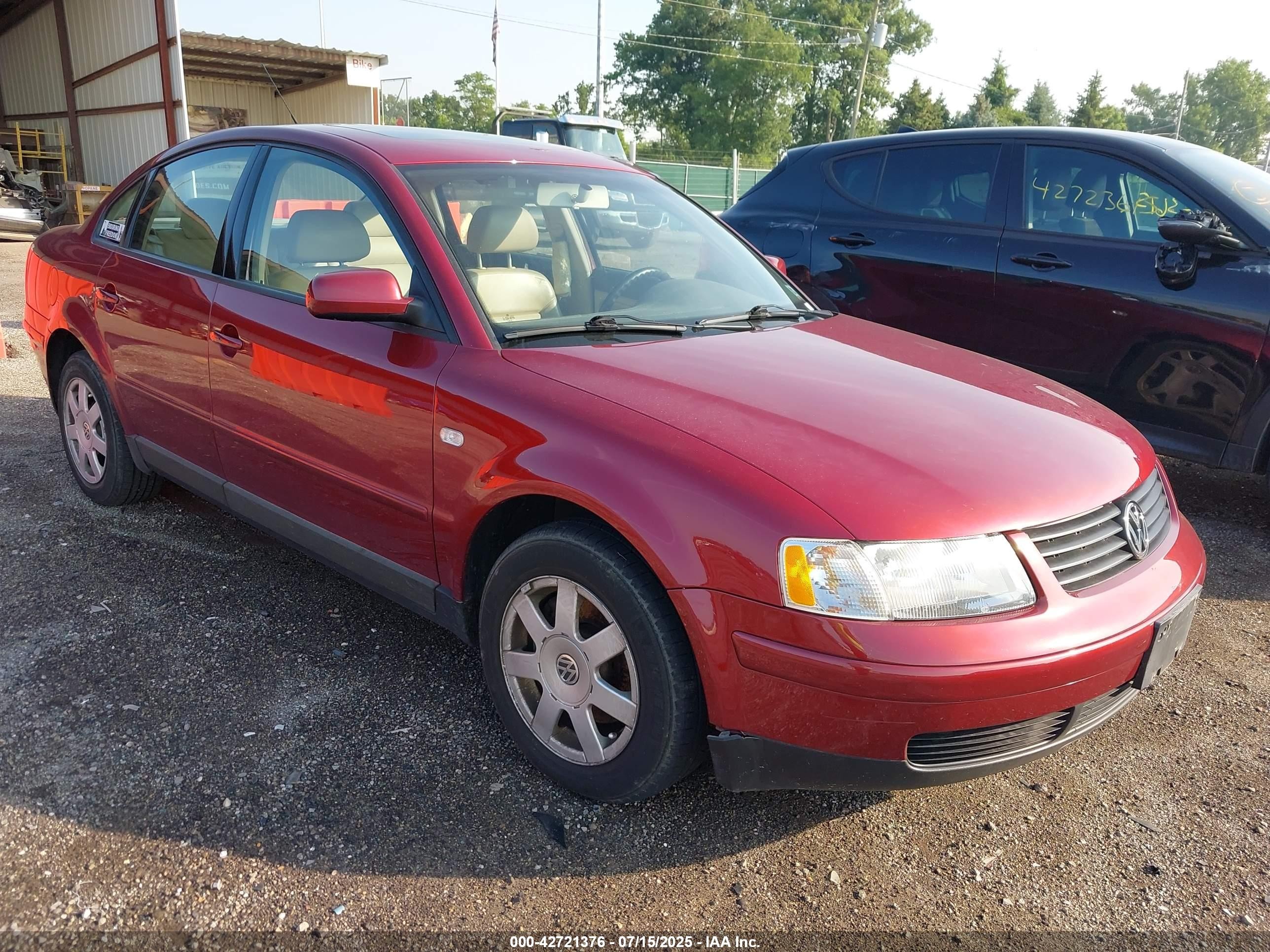 2000 Volkswagen Passat Gls Красный vin: WVWMA23B9YP359969