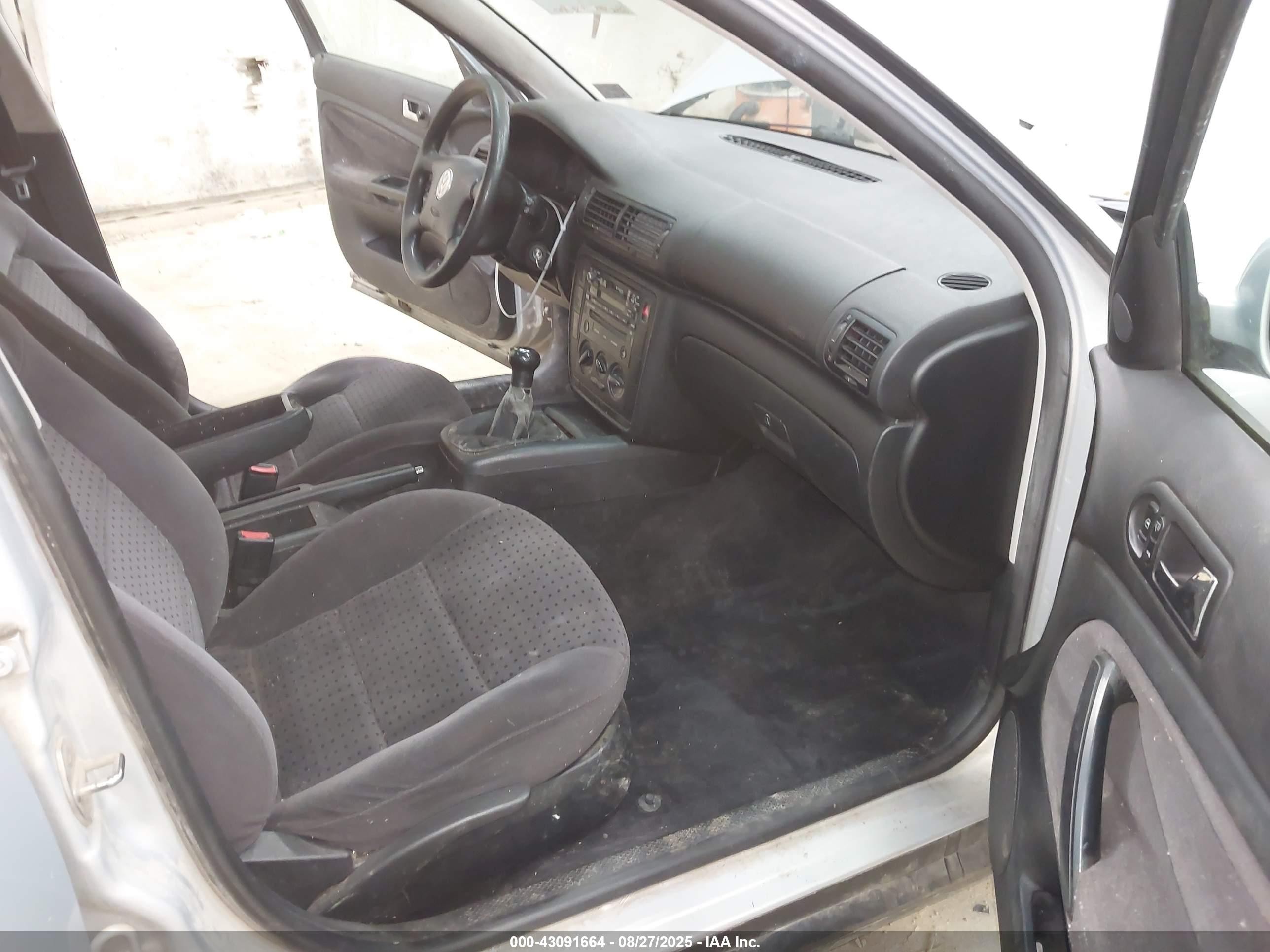 2000 Volkswagen Passat Gls Серебряный vin: WVWMA23B9YP361995