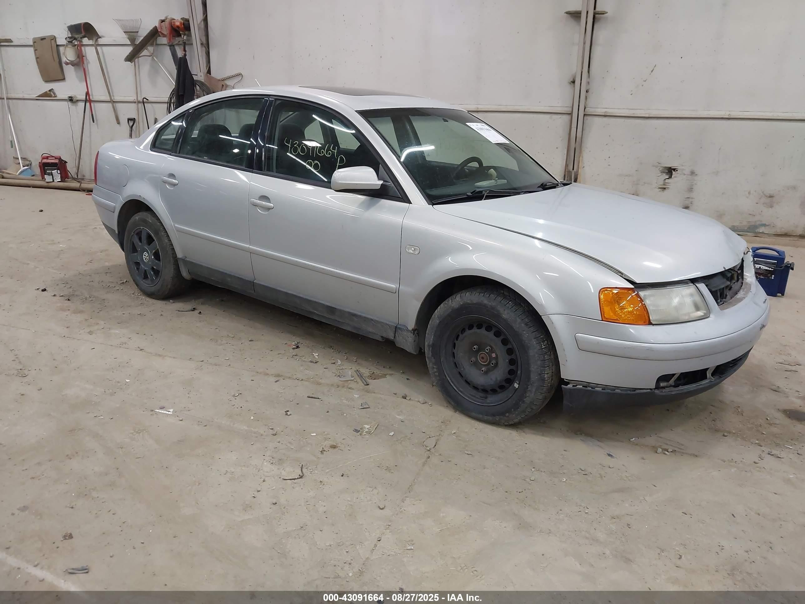 2000 Volkswagen Passat Gls Серебряный vin: WVWMA23B9YP361995