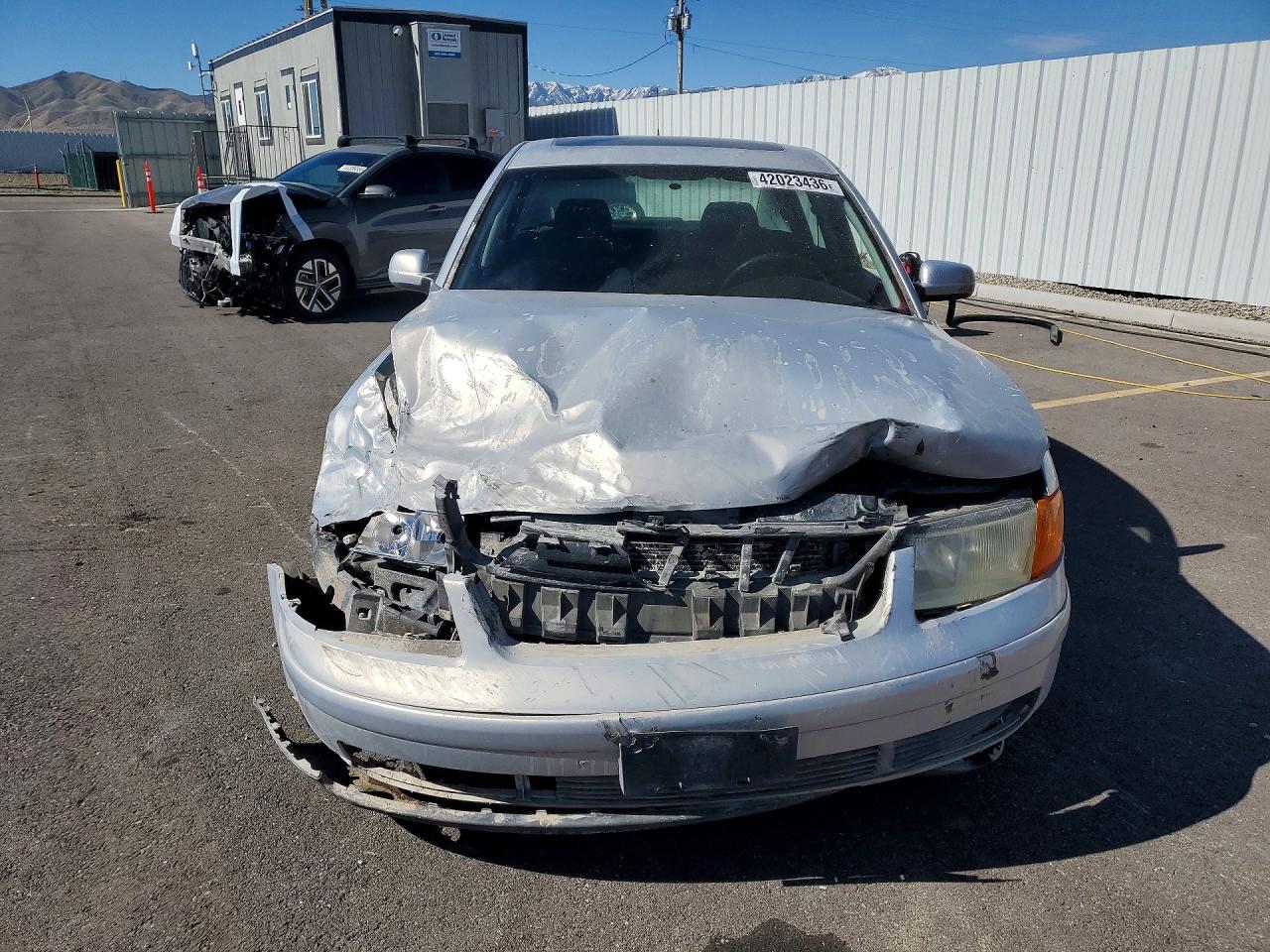 1998 Volkswagen Passat Gls Silver vin: WVWMA63B0WE163032