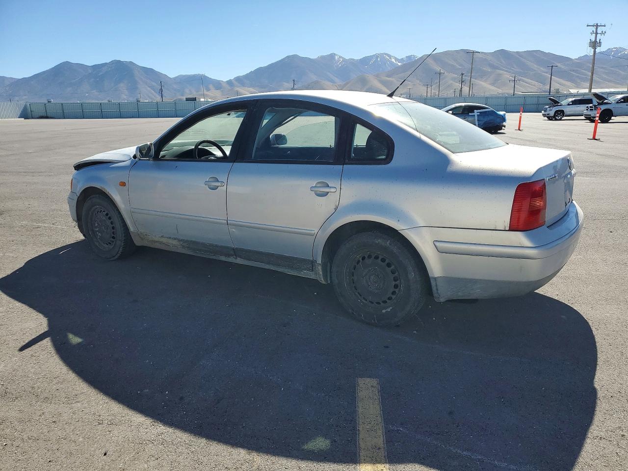1998 Volkswagen Passat Gls Silver vin: WVWMA63B0WE163032