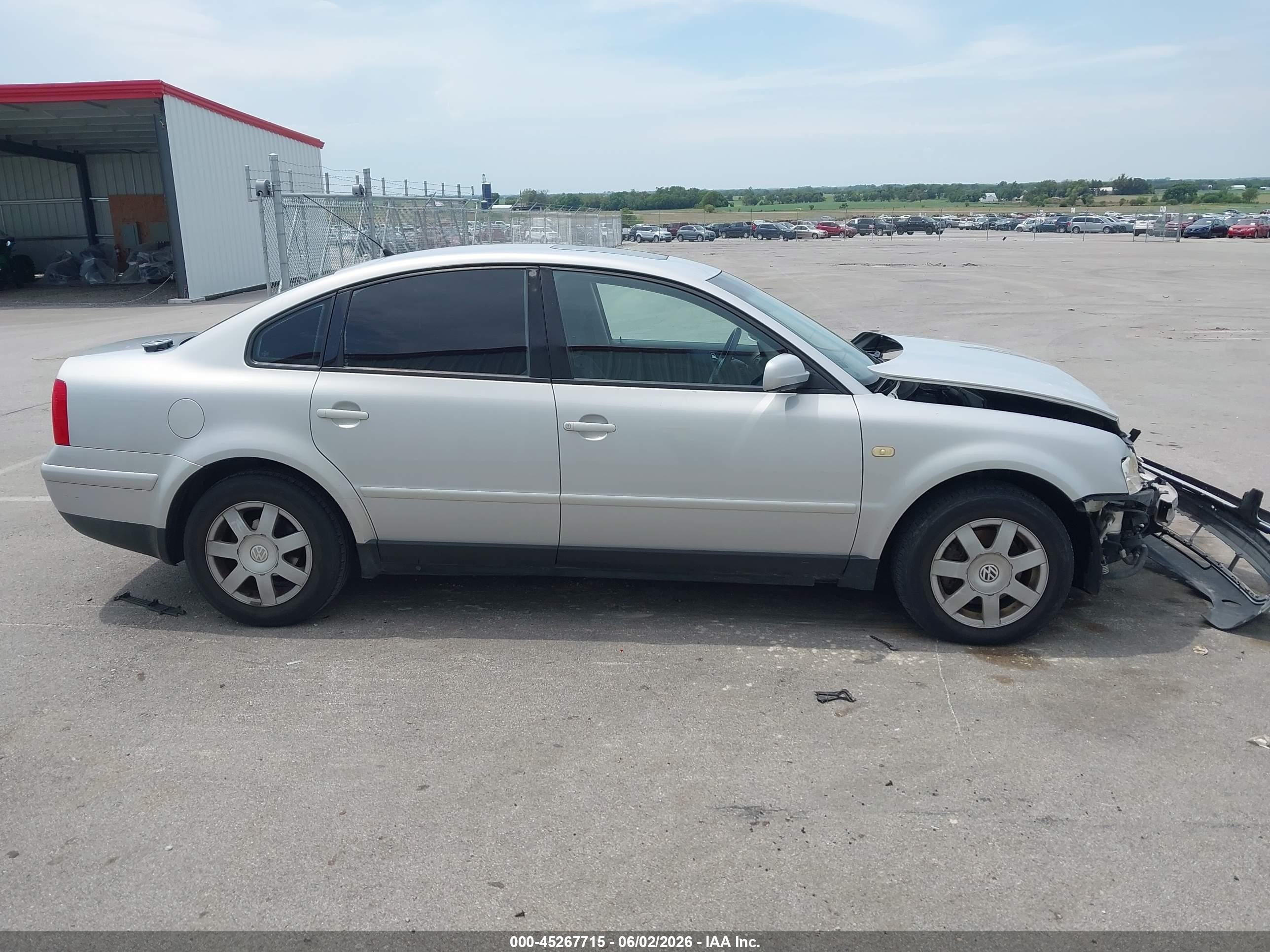 1999 Volkswagen Passat Gls Silver vin: WVWMA63B1XE424685