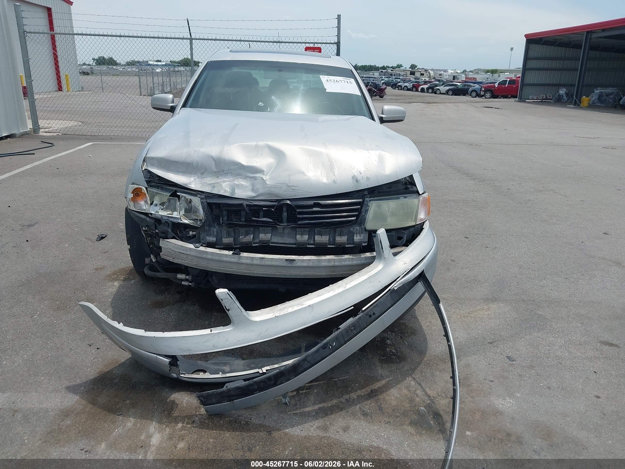 1999 Volkswagen Passat Gls Silver vin: WVWMA63B1XE424685