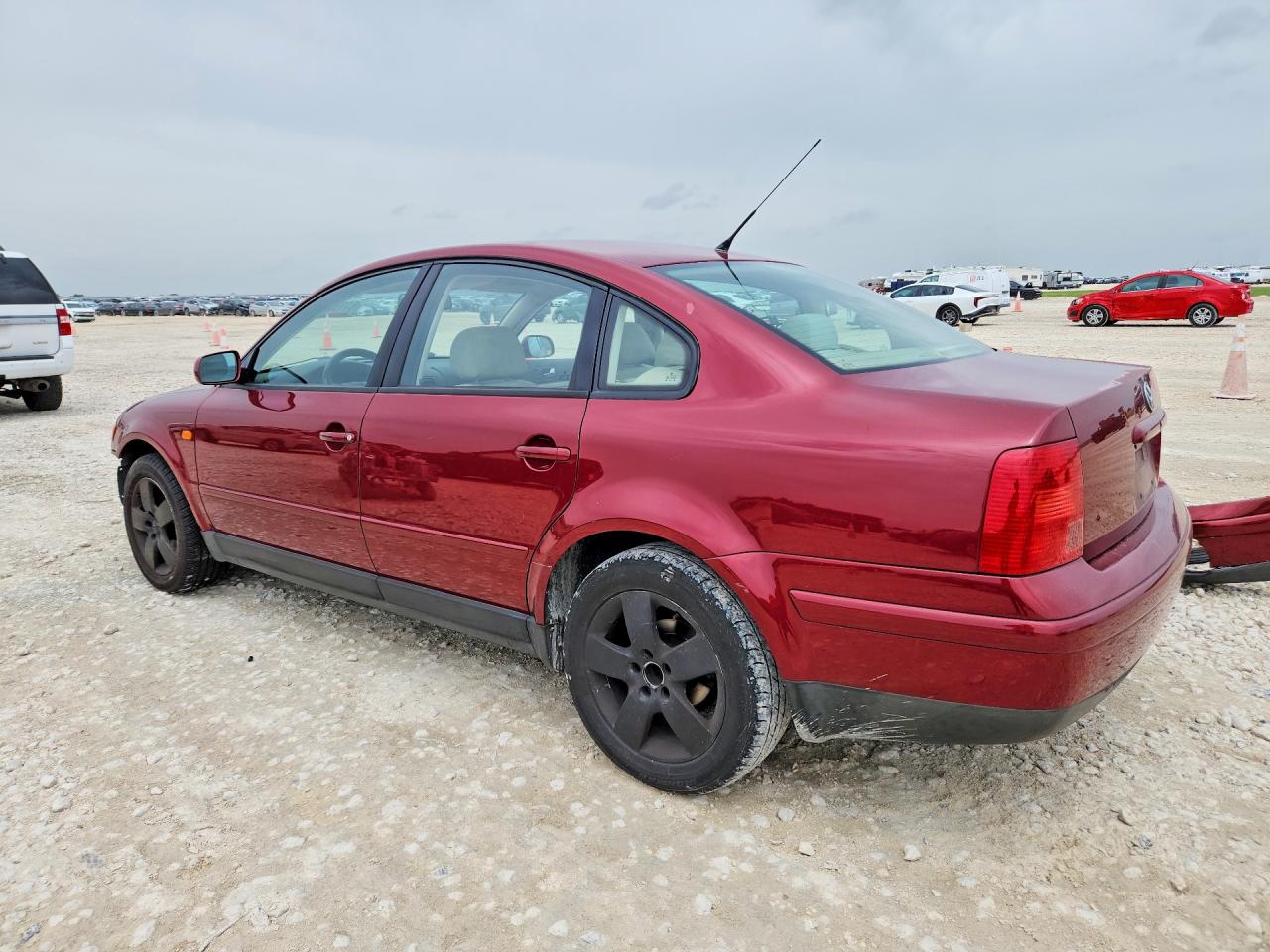 1998 Volkswagen Passat Gls Red vin: WVWMA63B6WE389351