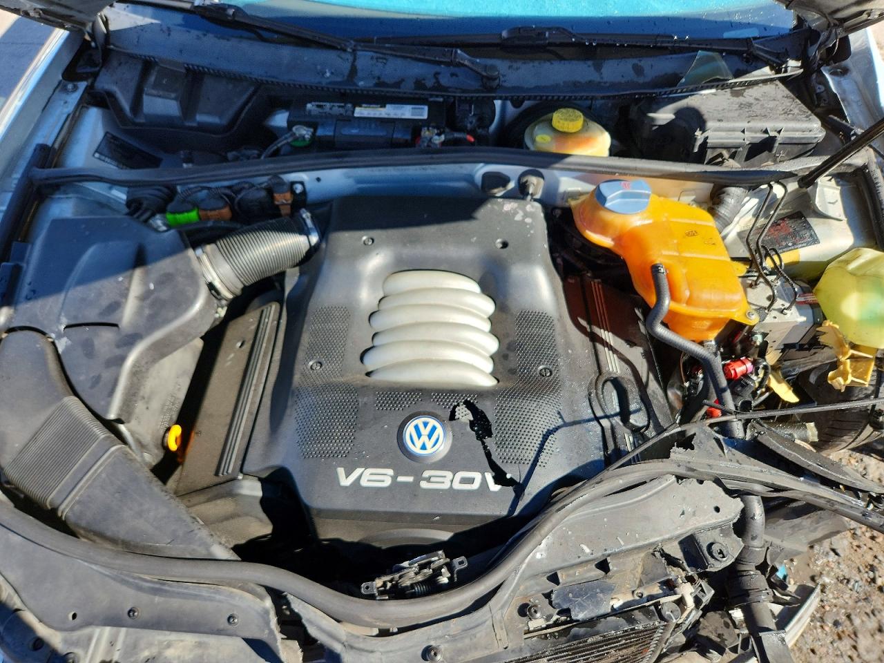 2000 Volkswagen Passat Gls Silver vin: WVWMD23B9YP309600