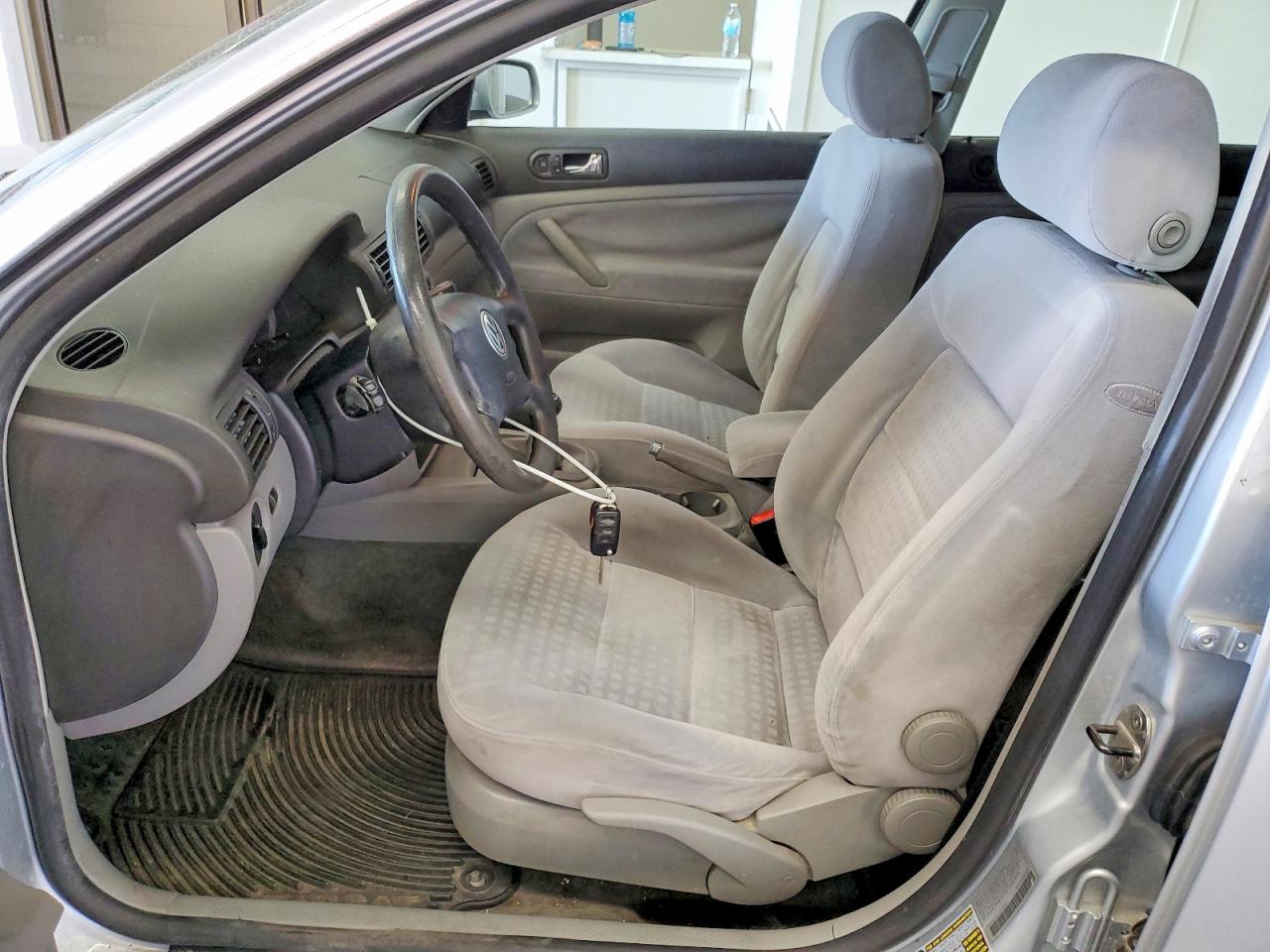 2004 Volkswagen Passat Gl Gray vin: WVWMD63B14P040820
