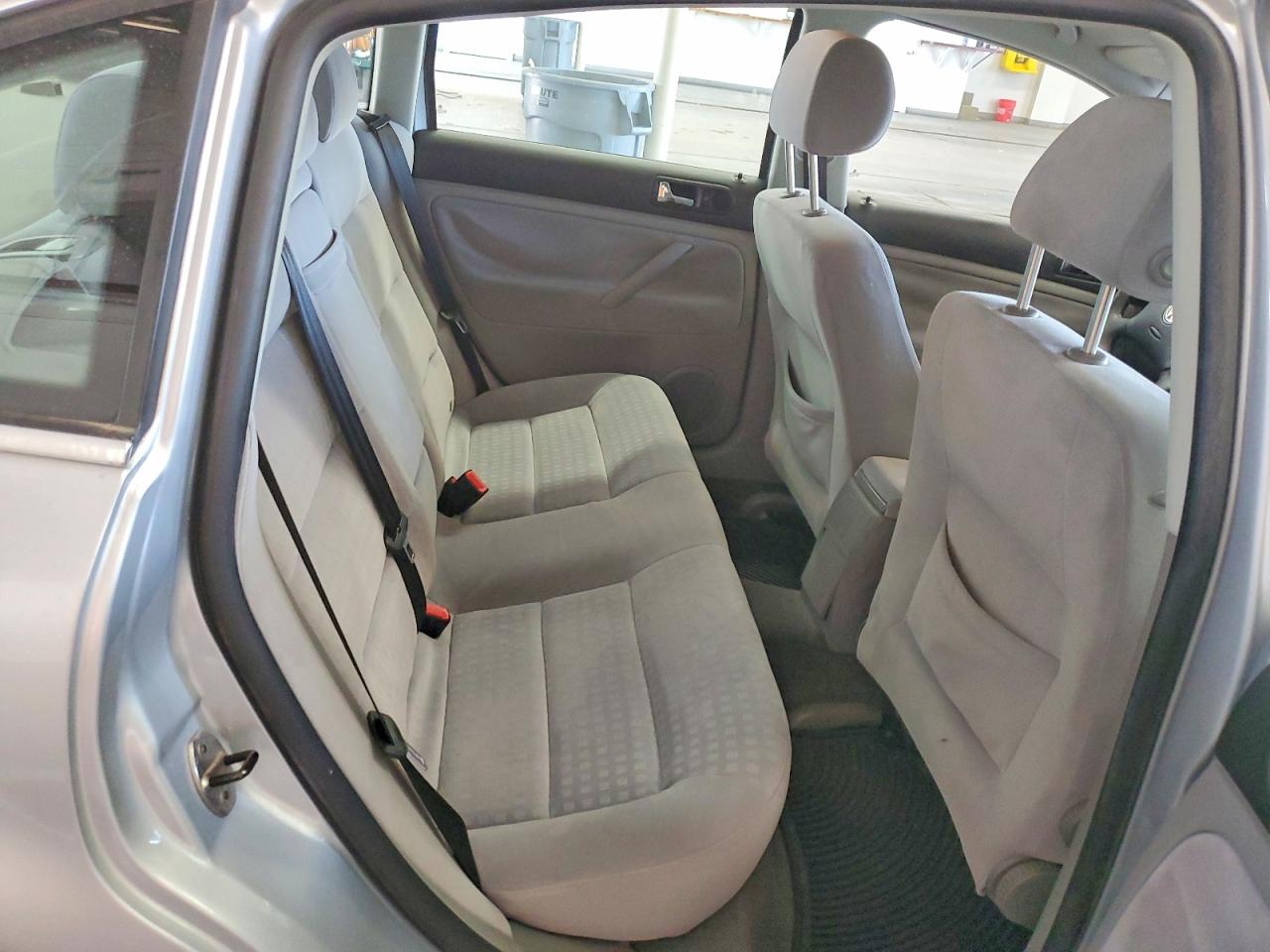 2004 Volkswagen Passat Gl Gray vin: WVWMD63B14P040820