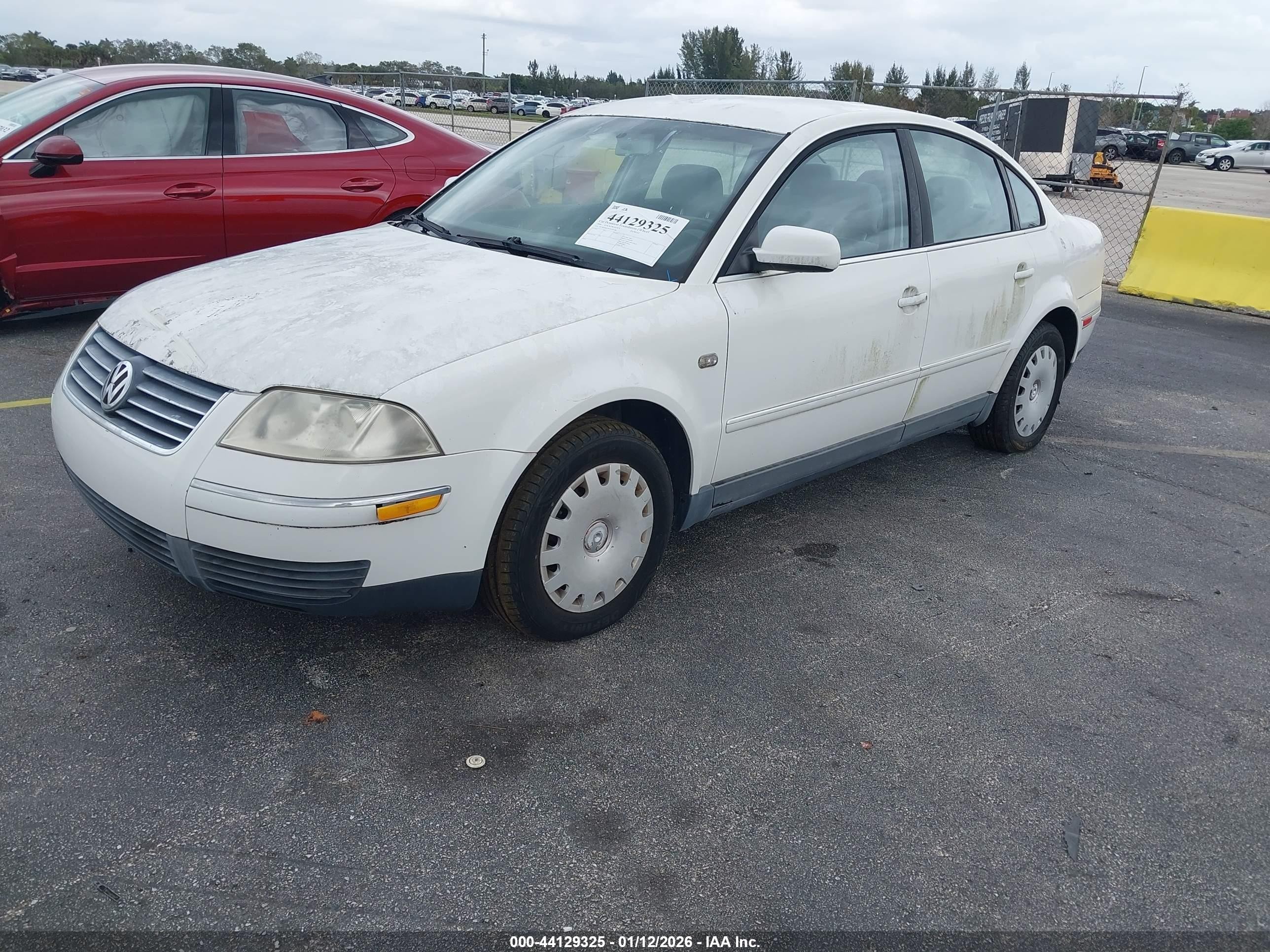 2004 Volkswagen Passat Gl White vin: WVWMD63B54E076389
