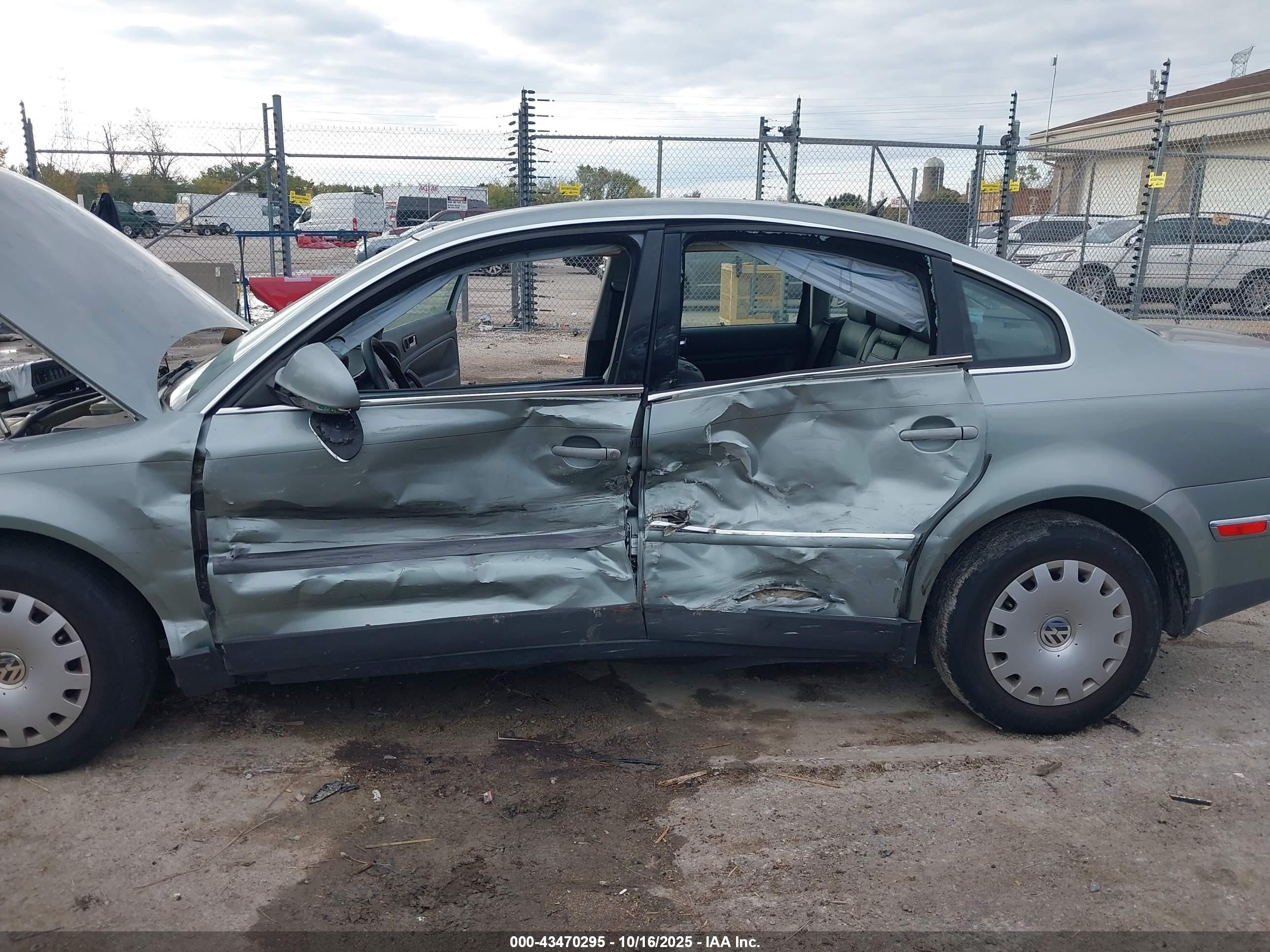 2004 Volkswagen Passat Gl Серебряный vin: WVWMD63B74E183864