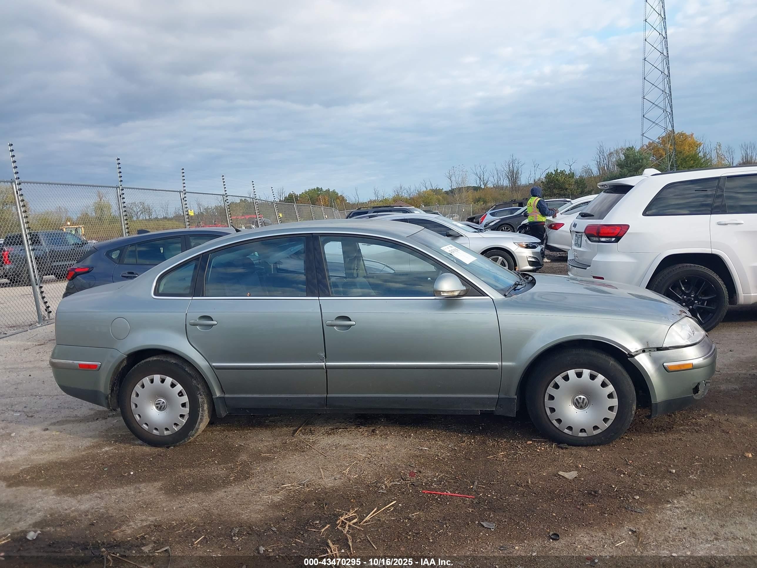 2004 Volkswagen Passat Gl Серебряный vin: WVWMD63B74E183864