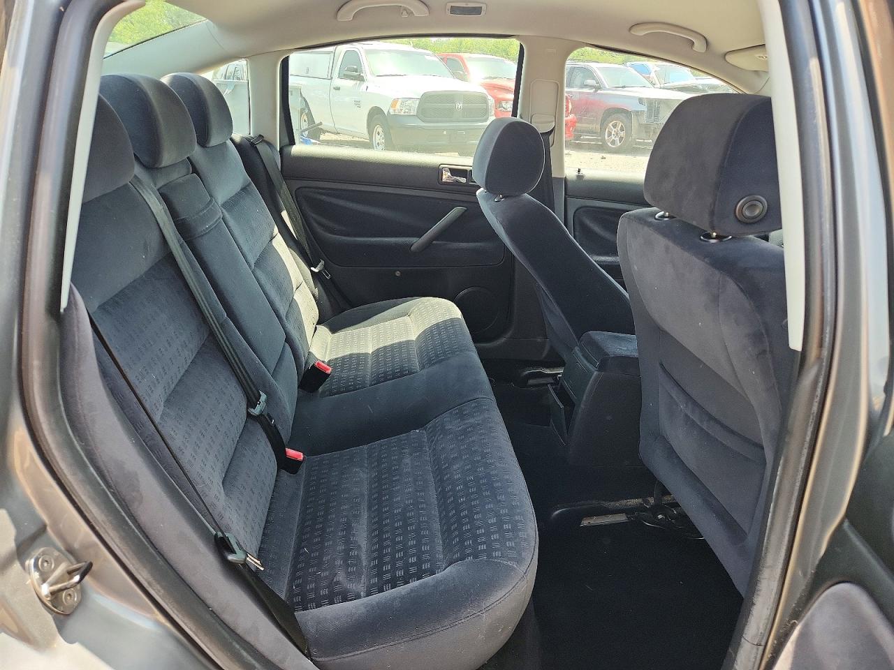 2004 Volkswagen Passat Gl Gray vin: WVWMD63B84P050728