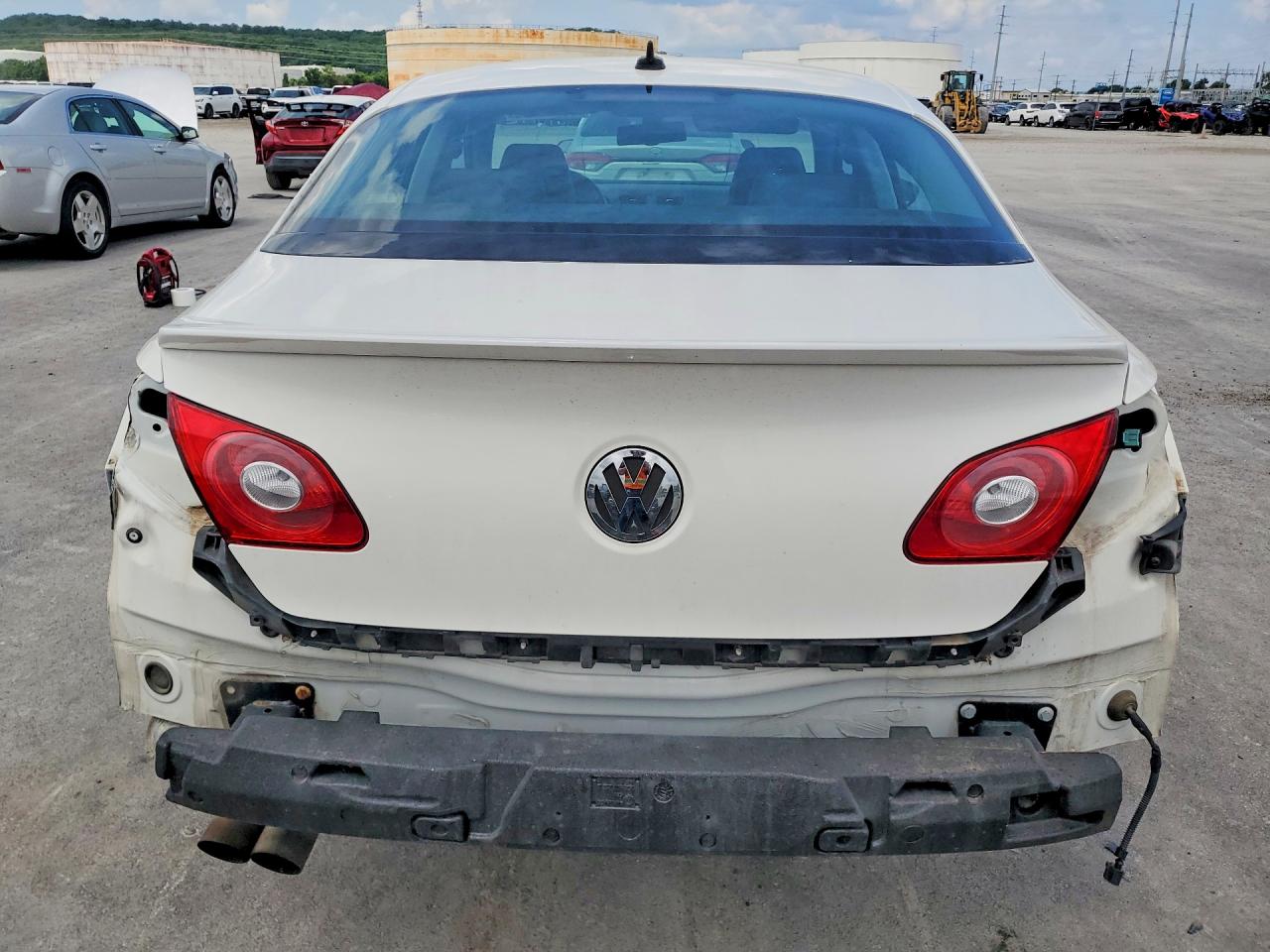 2011 Volkswagen Cc Sport White vin: WVWMN7AN2BE718158