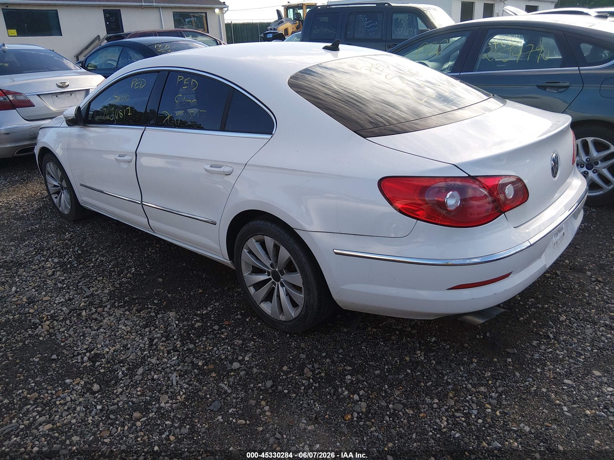 2011 Volkswagen Cc Sport White vin: WVWMN7AN3BE703135