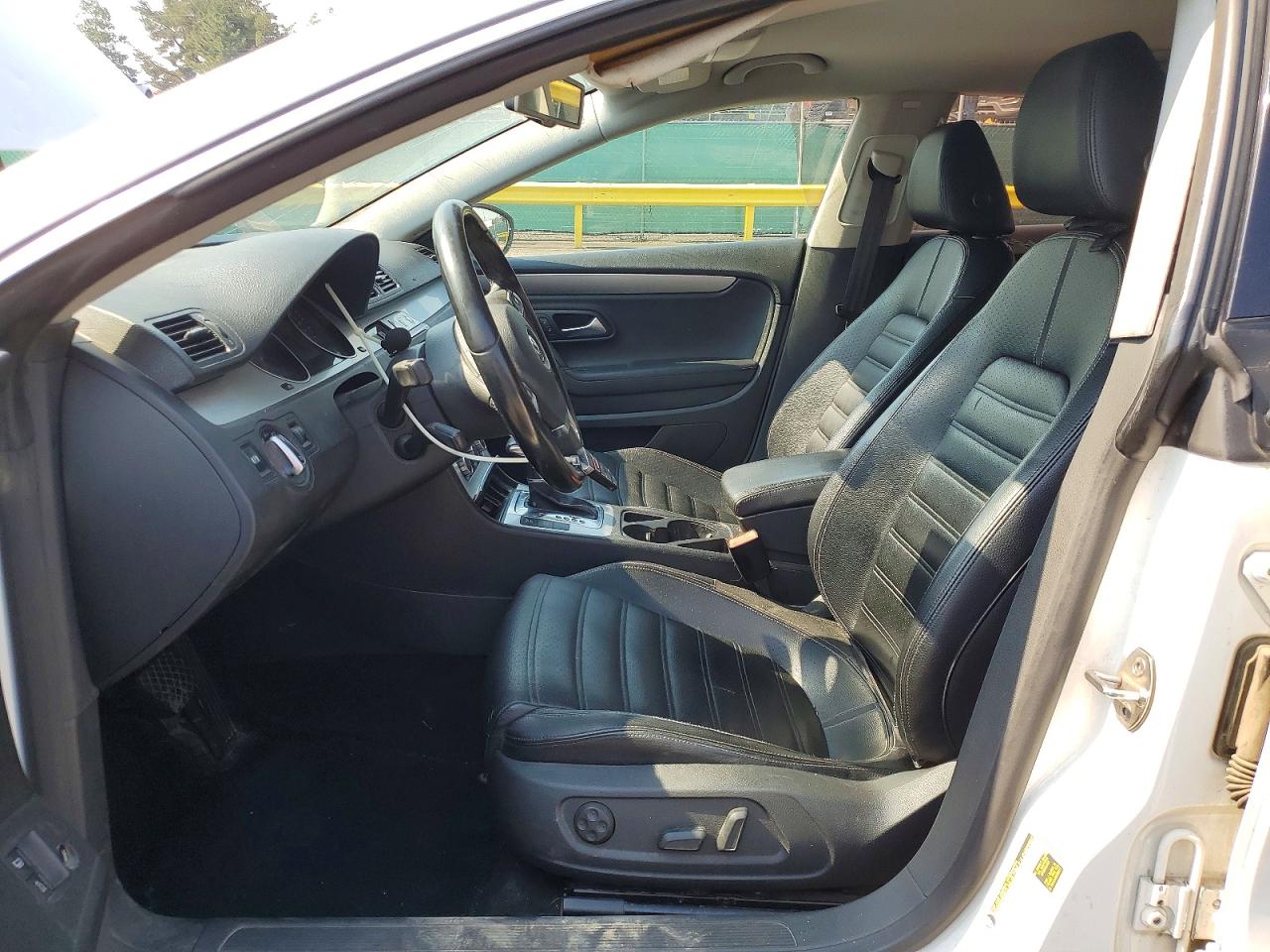 2010 Volkswagen Cc Sport White vin: WVWMP7AN3AE557893