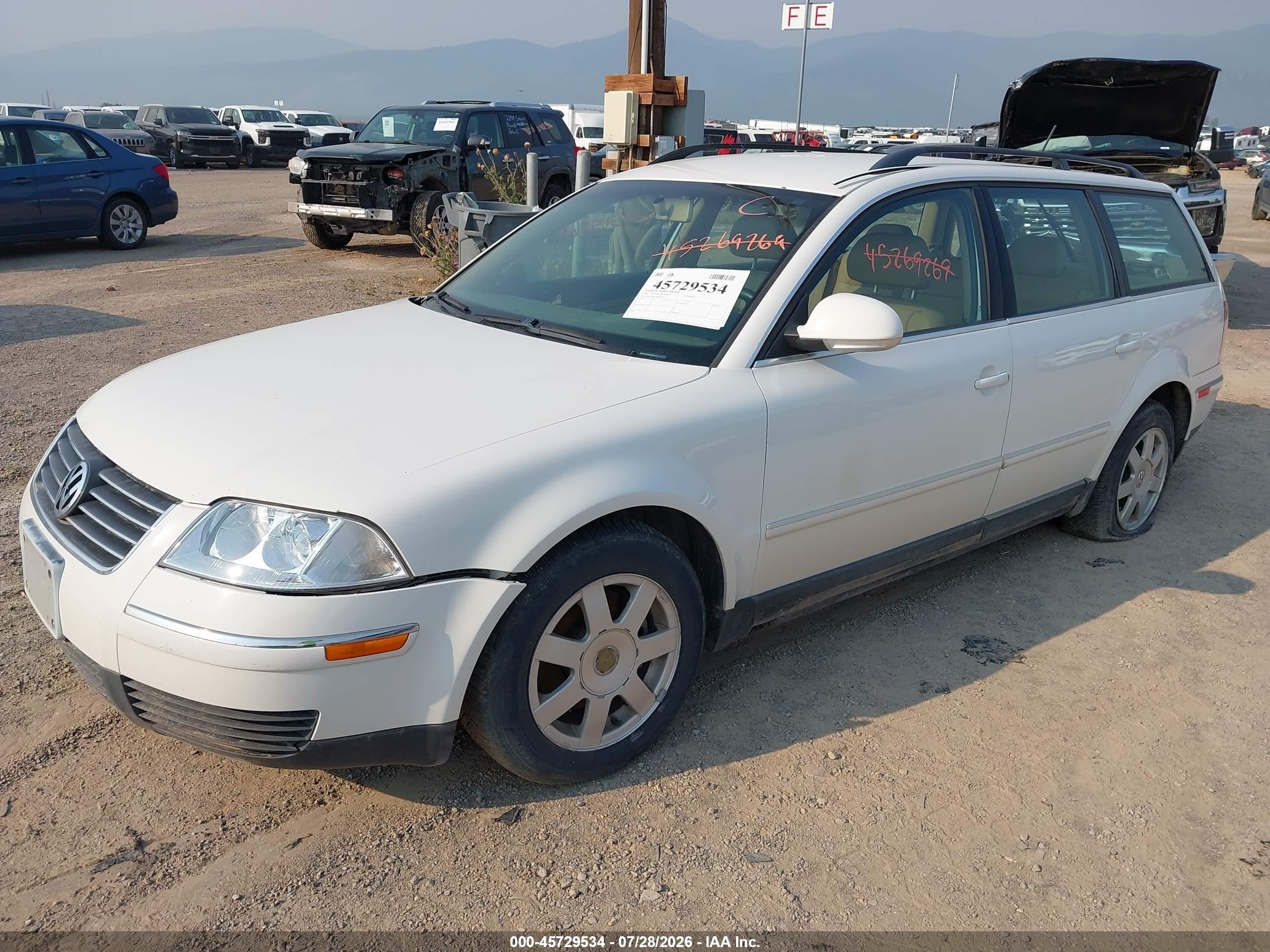 2004 Volkswagen Passat Gl White vin: WVWND63B34E211213