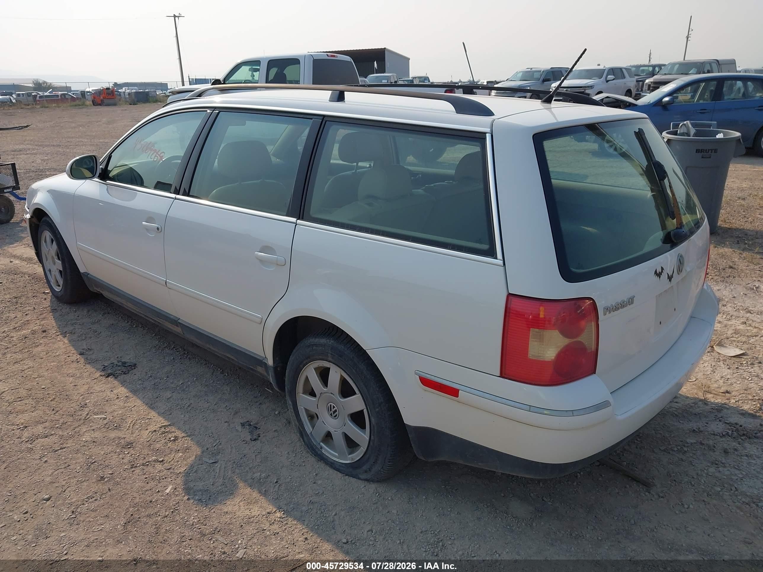 2004 Volkswagen Passat Gl White vin: WVWND63B34E211213