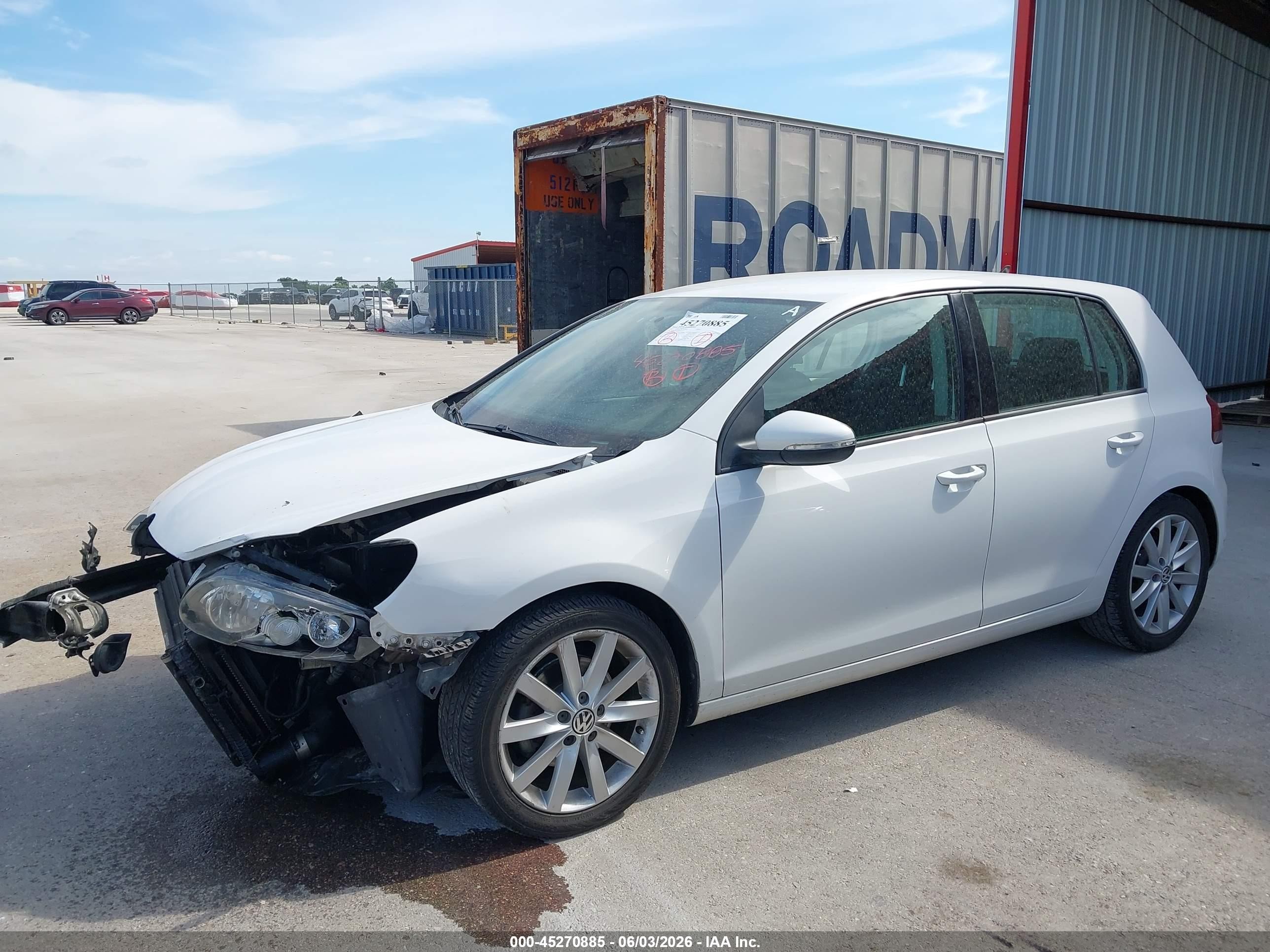 2011 Volkswagen Golf Tdi 4-door White vin: WVWNM7AJ2BW011432