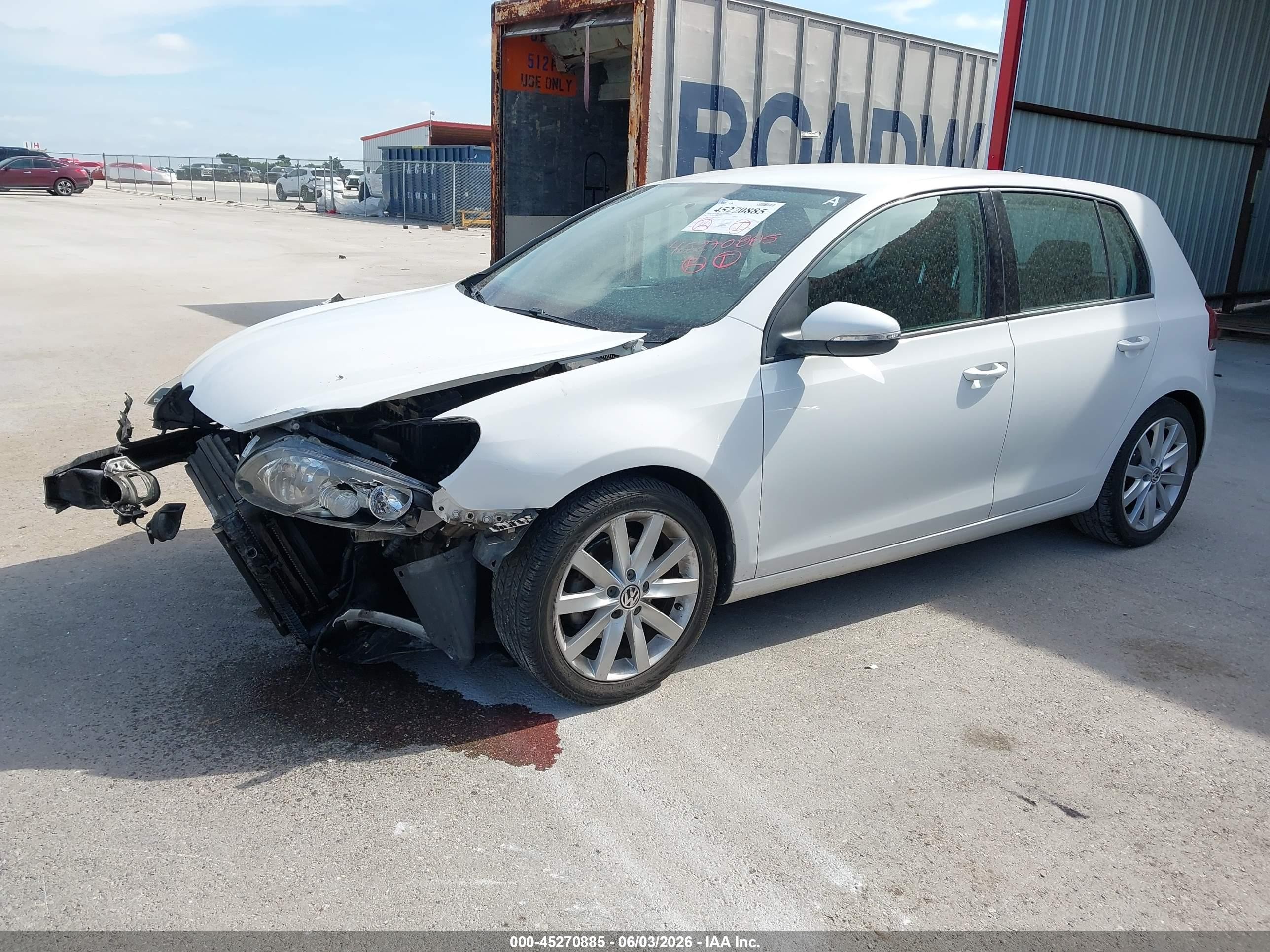 2011 Volkswagen Golf Tdi 4-door White vin: WVWNM7AJ2BW011432