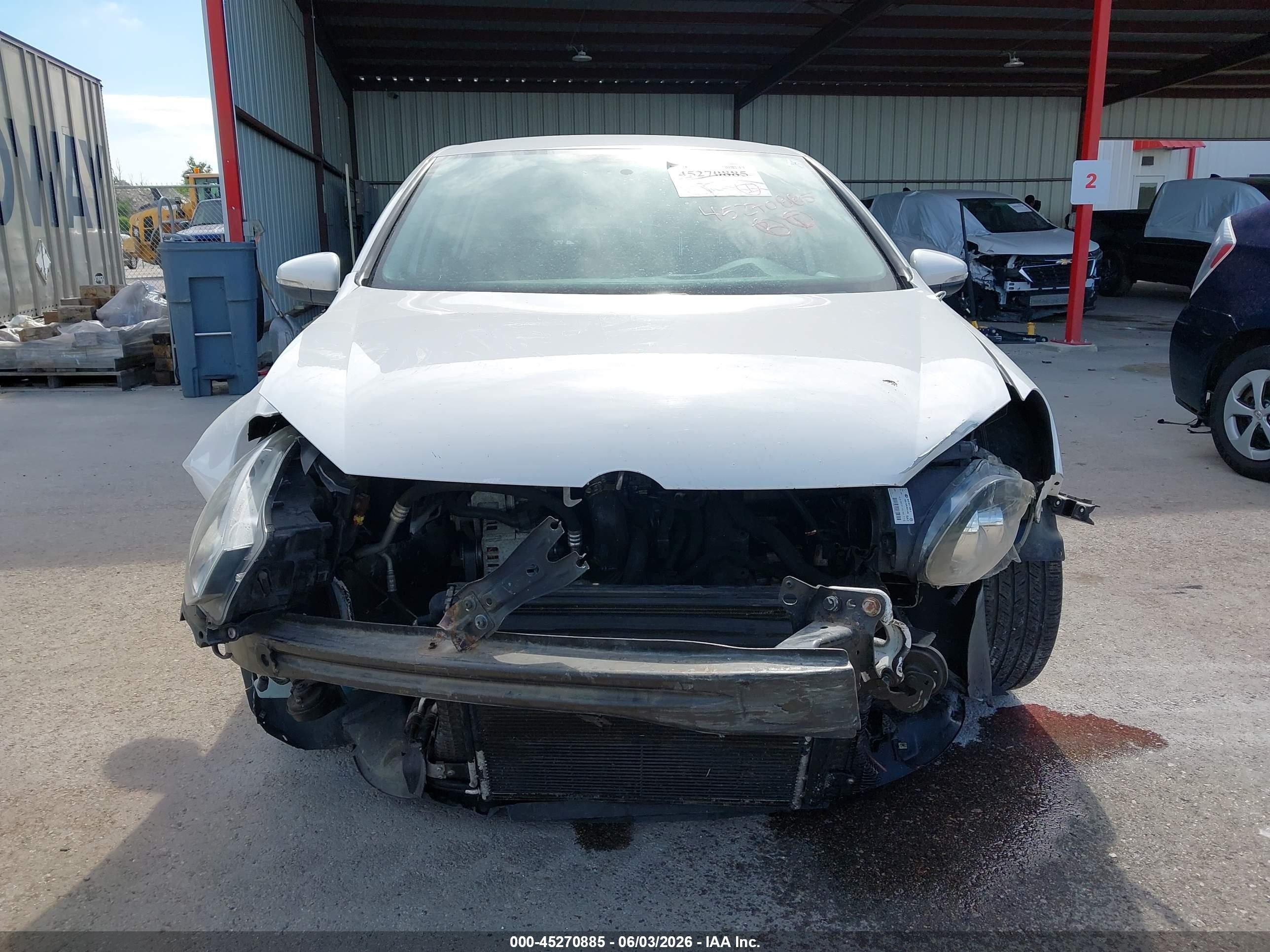 2011 Volkswagen Golf Tdi 4-door White vin: WVWNM7AJ2BW011432