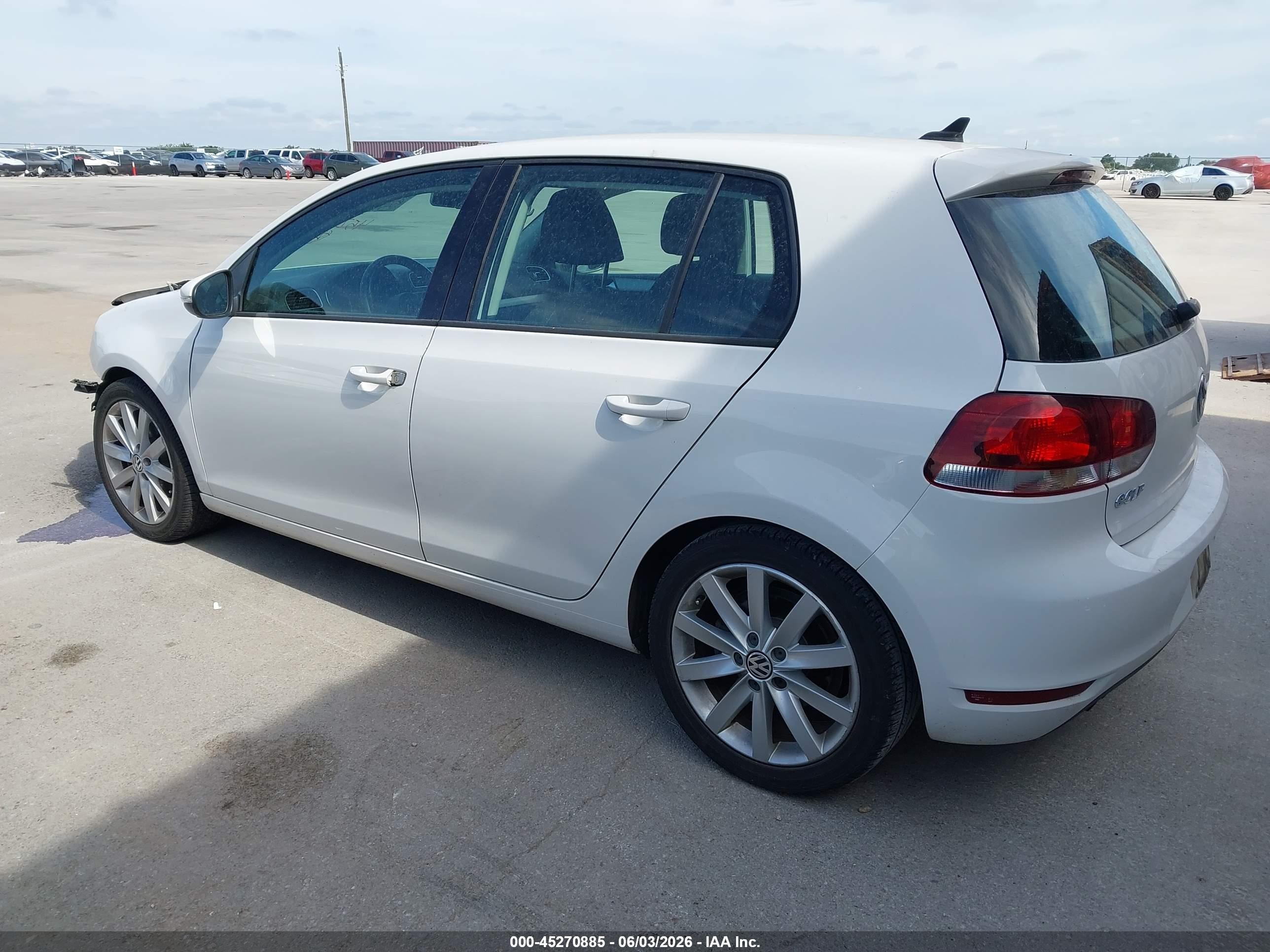 2011 Volkswagen Golf Tdi 4-door White vin: WVWNM7AJ2BW011432