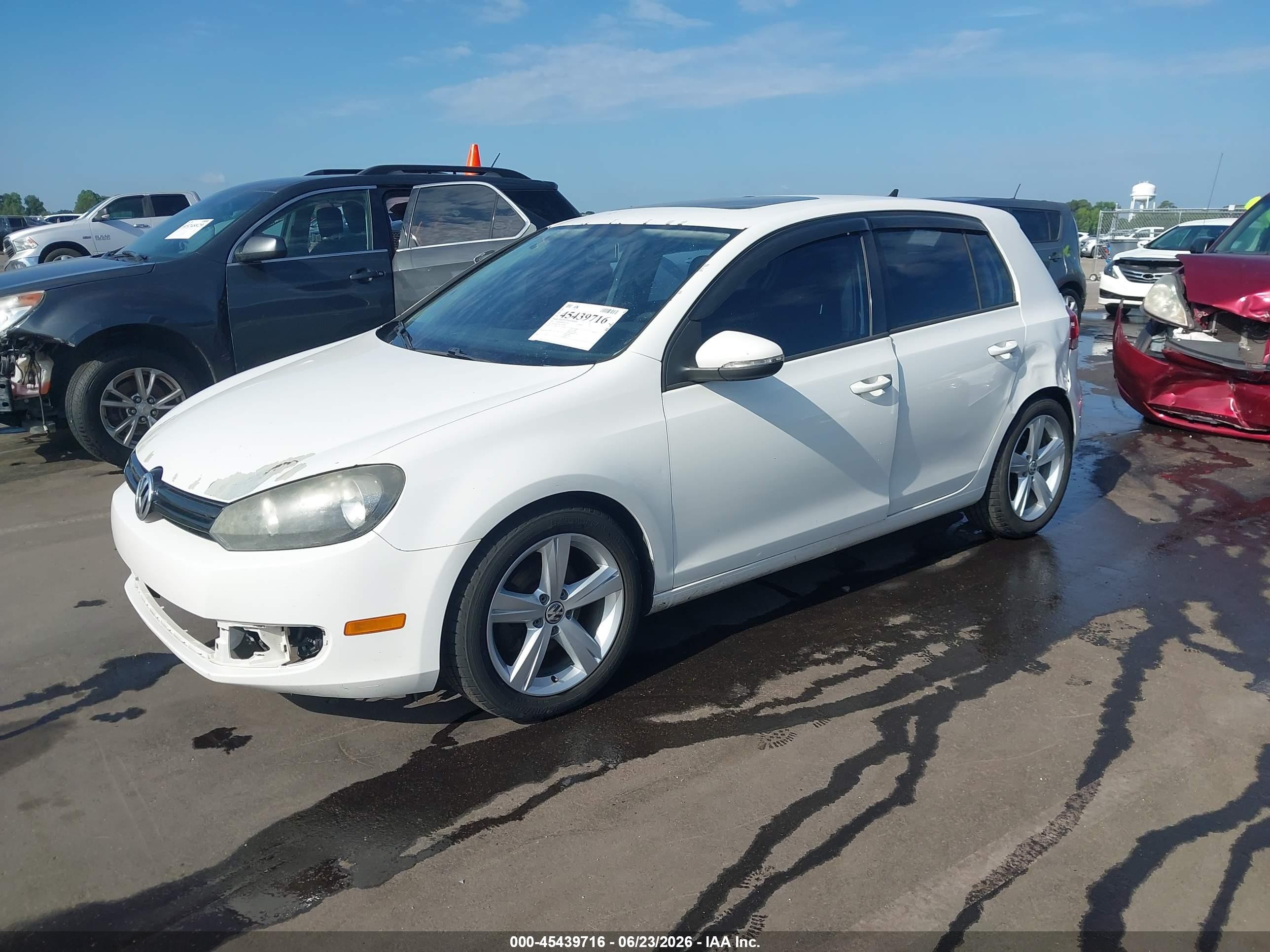 2012 Volkswagen Golf Tdi 4-door White vin: WVWNM7AJ2CW035862