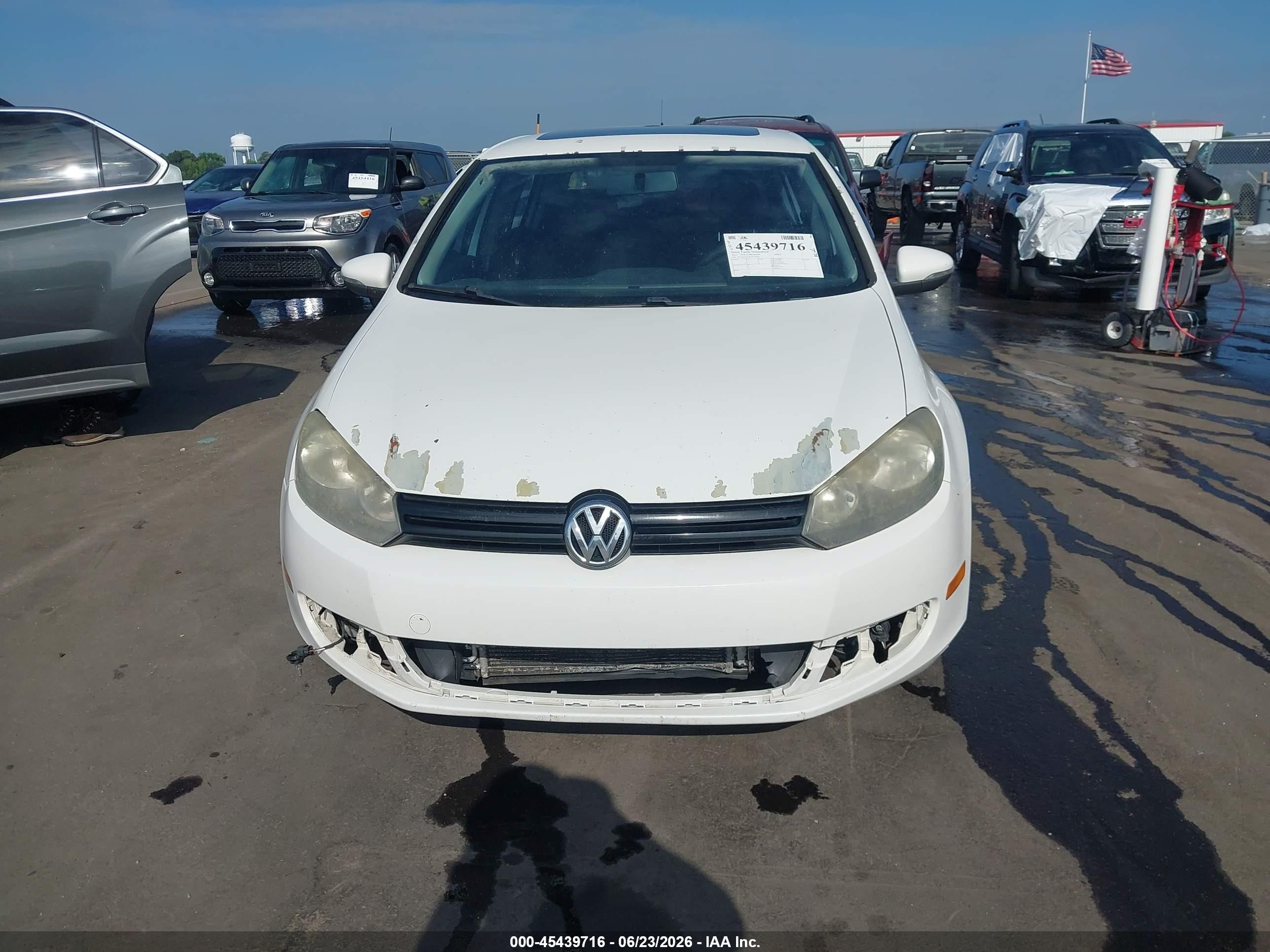 2012 Volkswagen Golf Tdi 4-door White vin: WVWNM7AJ2CW035862