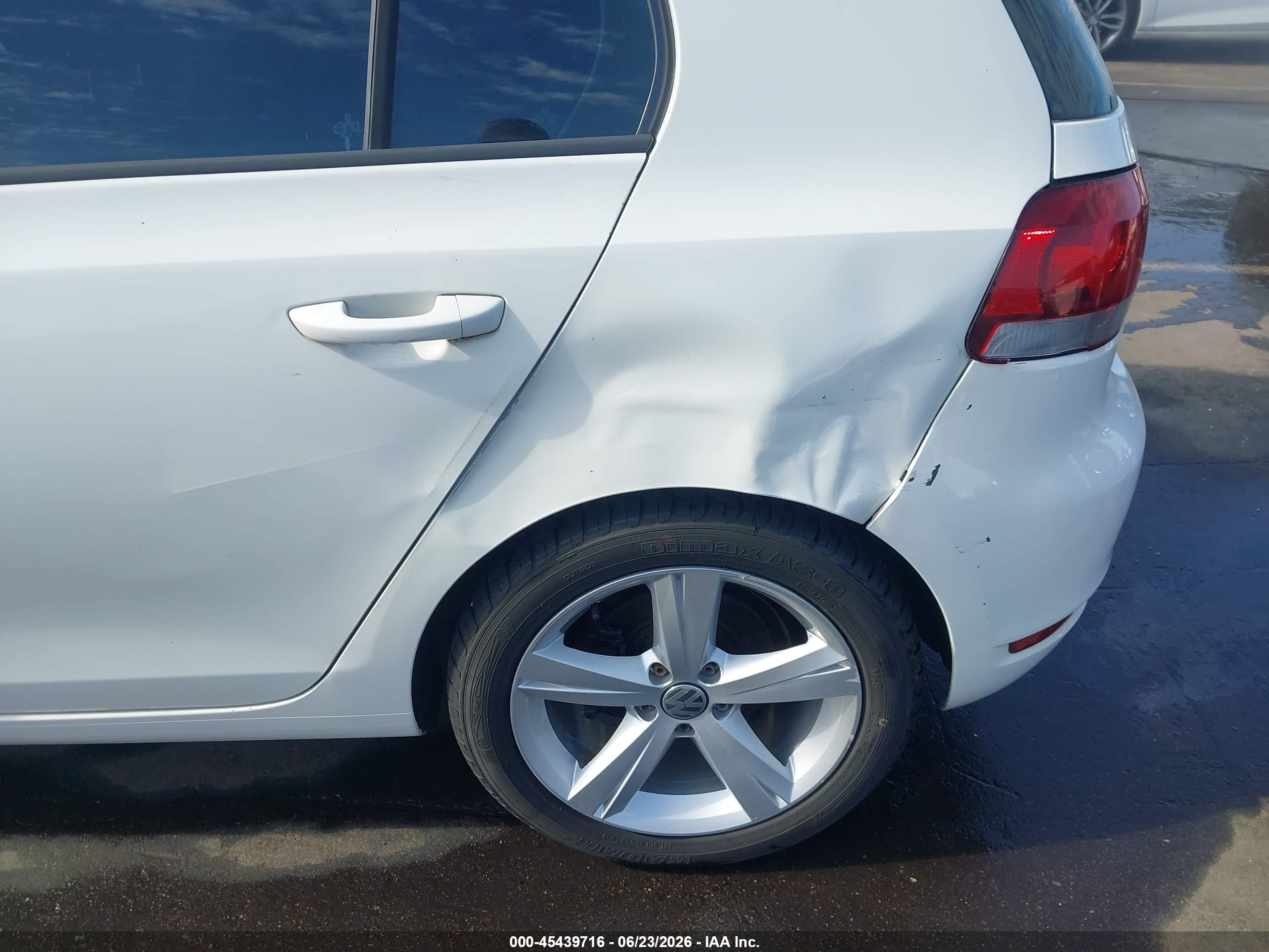 2012 Volkswagen Golf Tdi 4-door White vin: WVWNM7AJ2CW035862