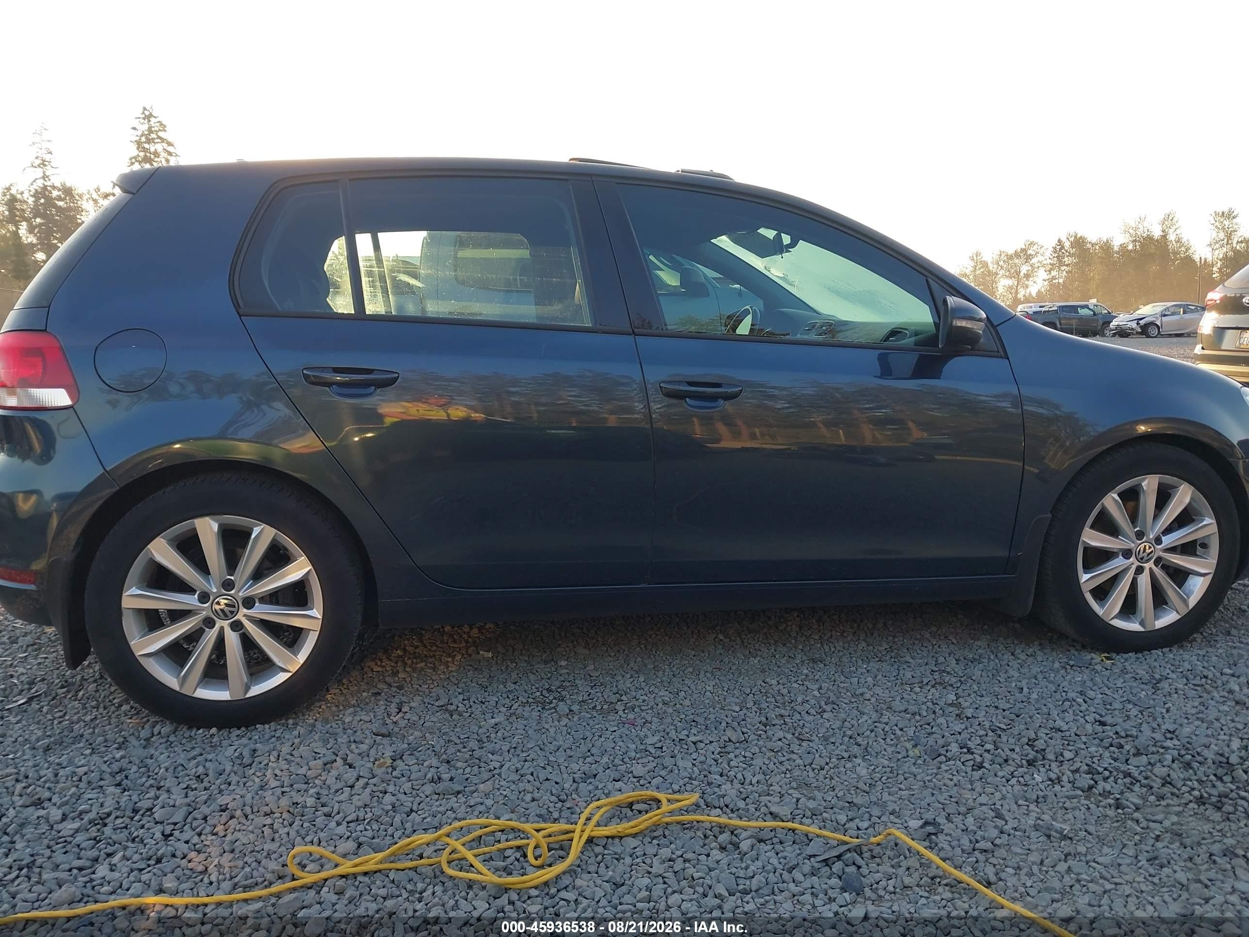 2012 Volkswagen Golf Tdi 4-door Blue vin: WVWNM7AJ6CW251908