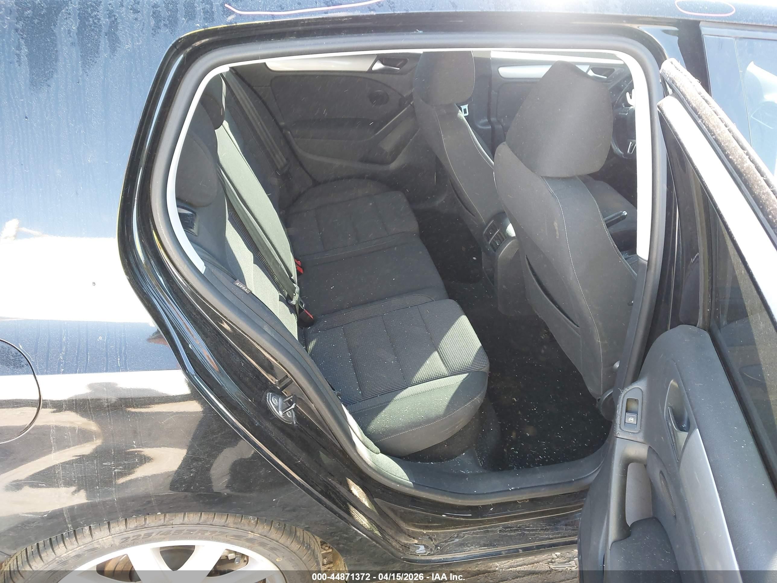 2011 Volkswagen Golf Tdi 4-door Black vin: WVWNM9AJ7BW191681