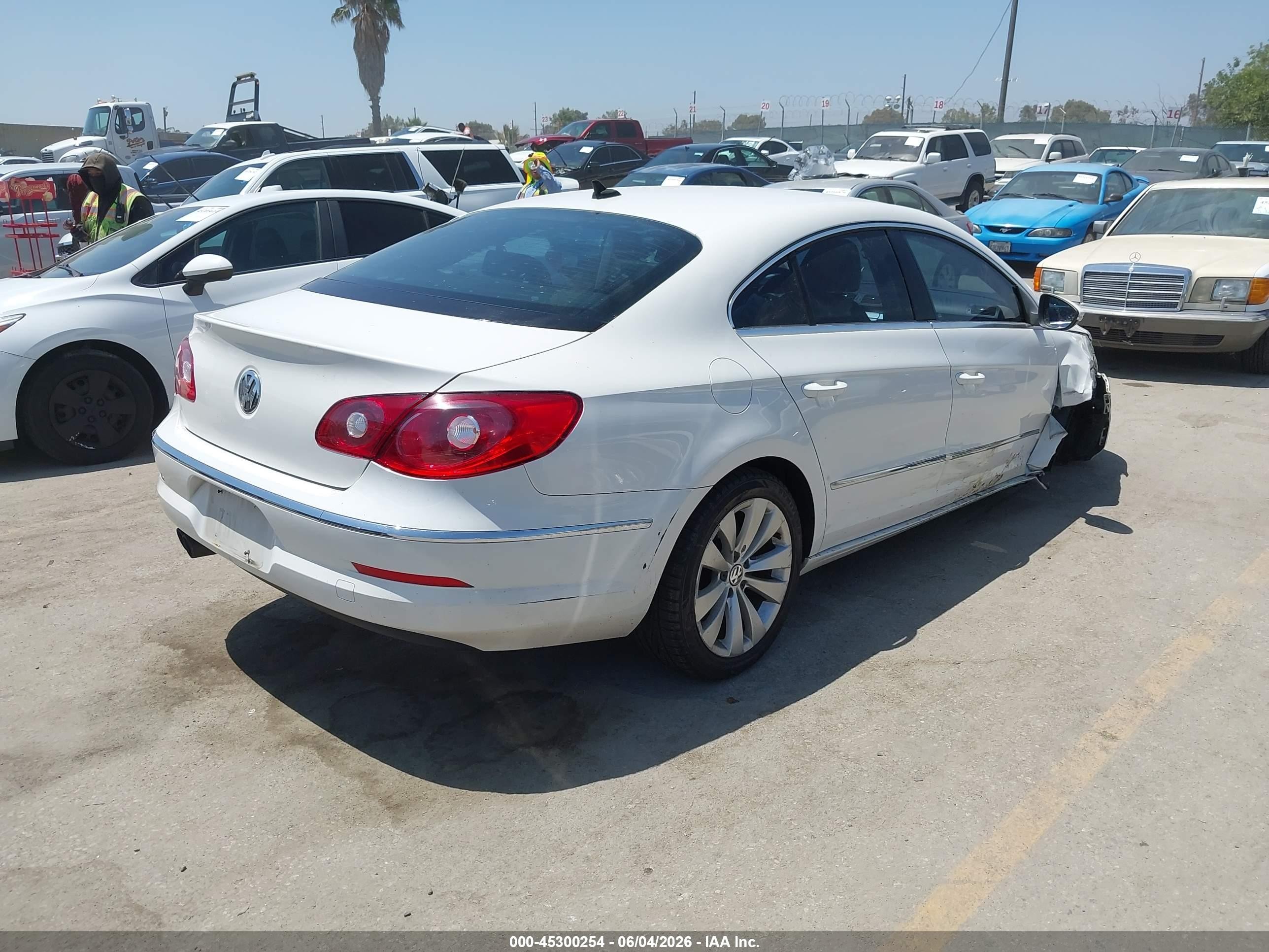2010 Volkswagen Cc Sport White vin: WVWNP7AN6AE536749