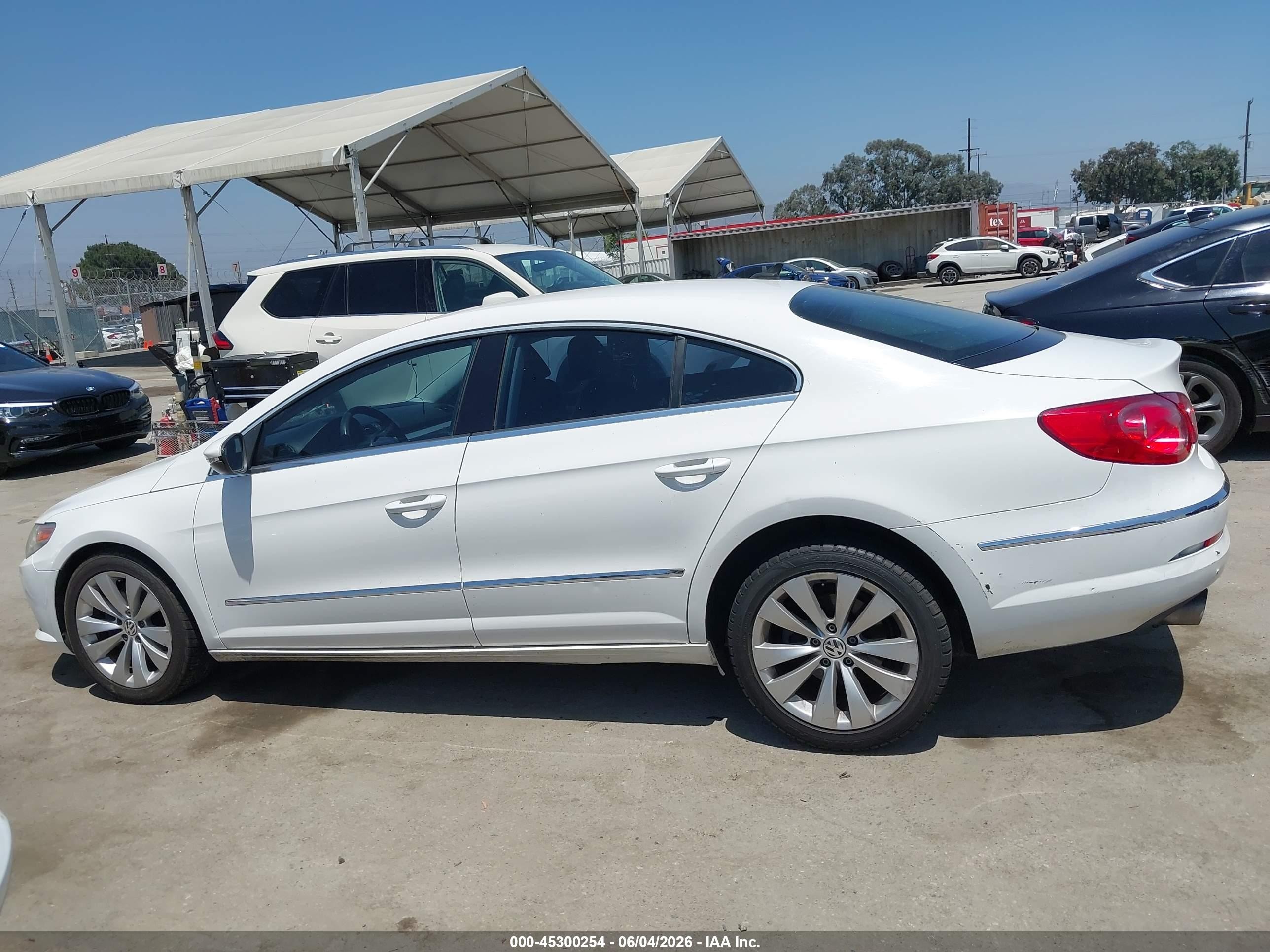 2010 Volkswagen Cc Sport White vin: WVWNP7AN6AE536749