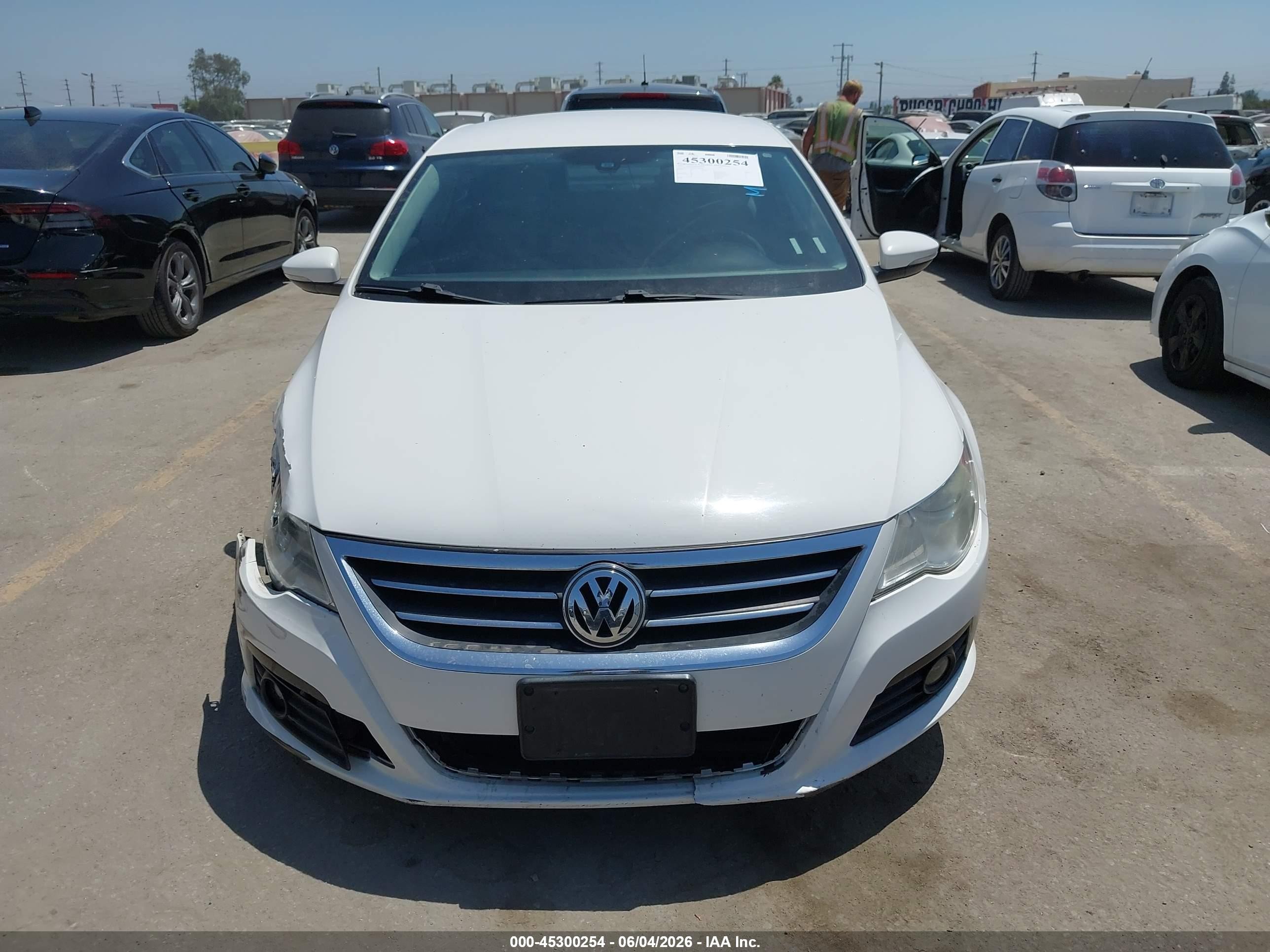2010 Volkswagen Cc Sport White vin: WVWNP7AN6AE536749