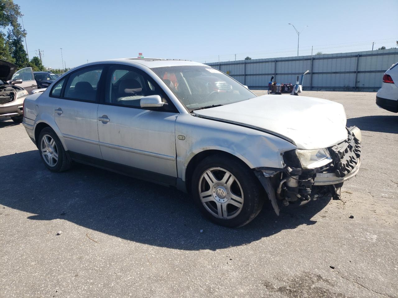 2000 Volkswagen Passat Glx Серебряный vin: WVWPD23B6YE187013