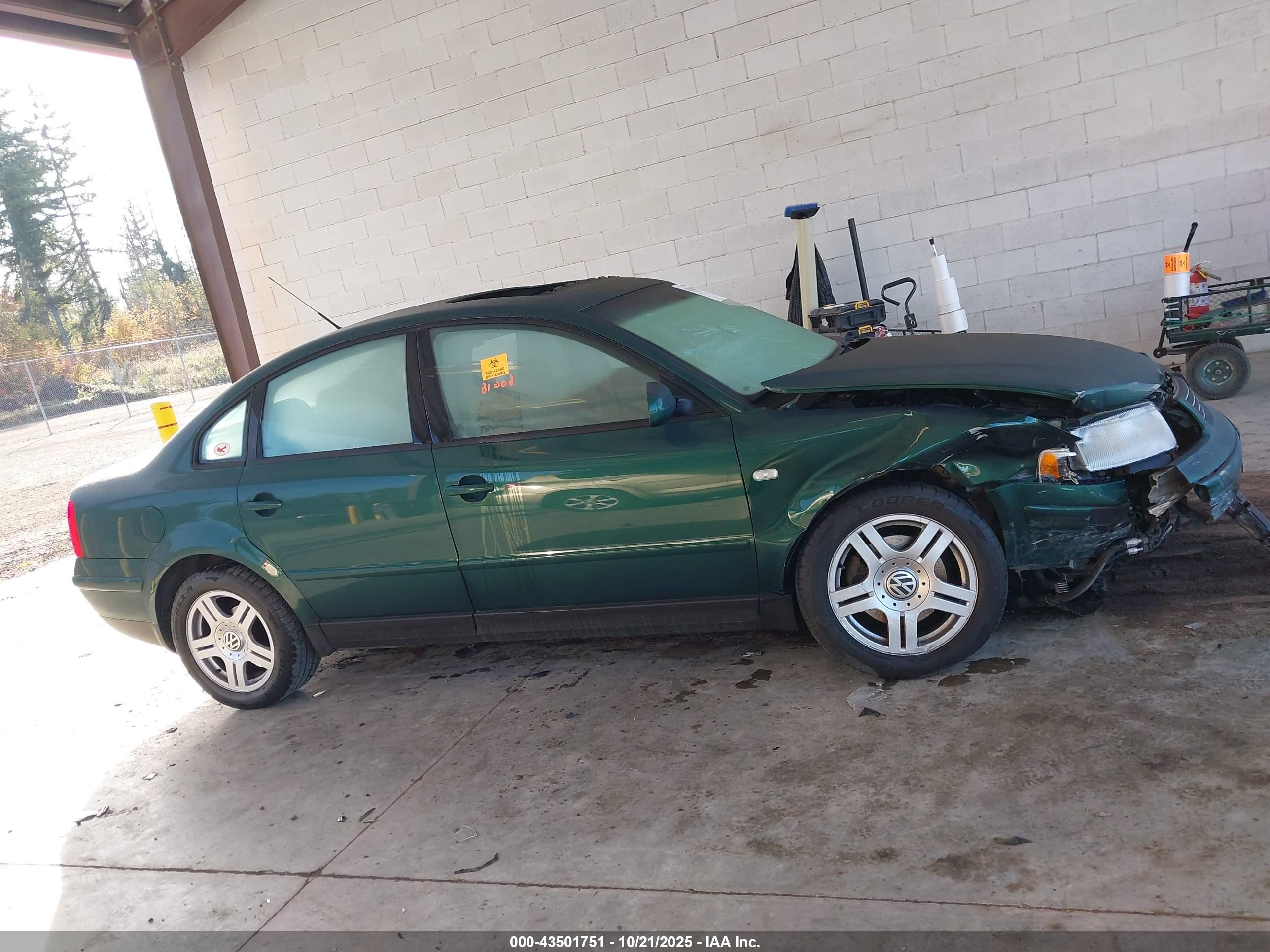 2000 Volkswagen Passat Glx Зеленый vin: WVWPD23B8YP212224