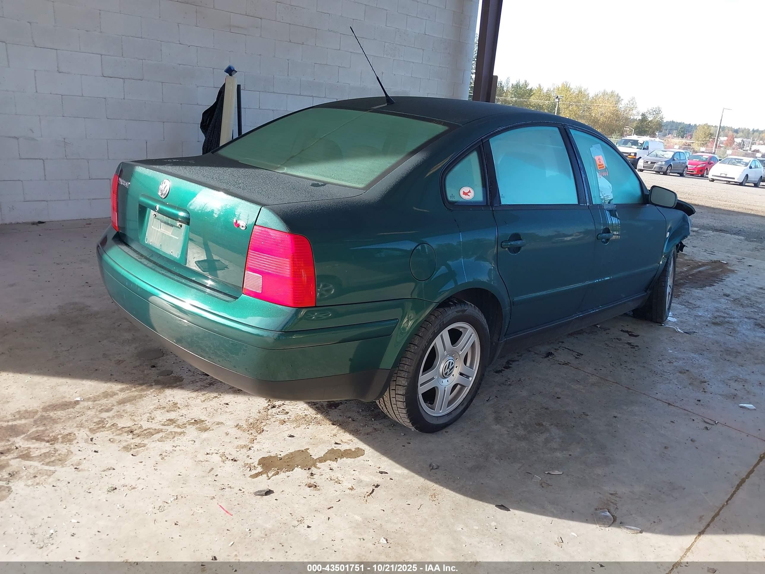 2000 Volkswagen Passat Glx Зеленый vin: WVWPD23B8YP212224