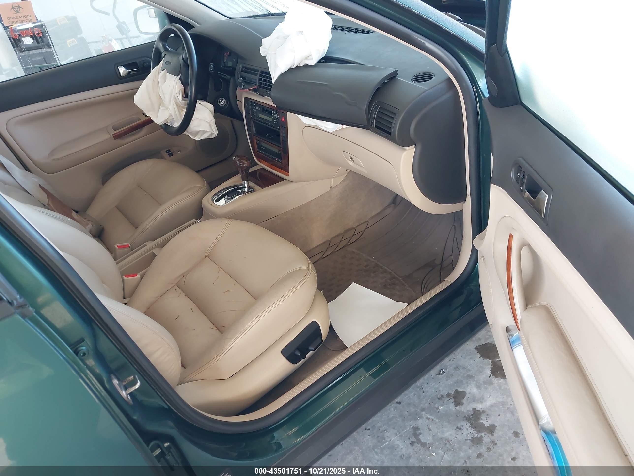 2000 Volkswagen Passat Glx Зеленый vin: WVWPD23B8YP212224
