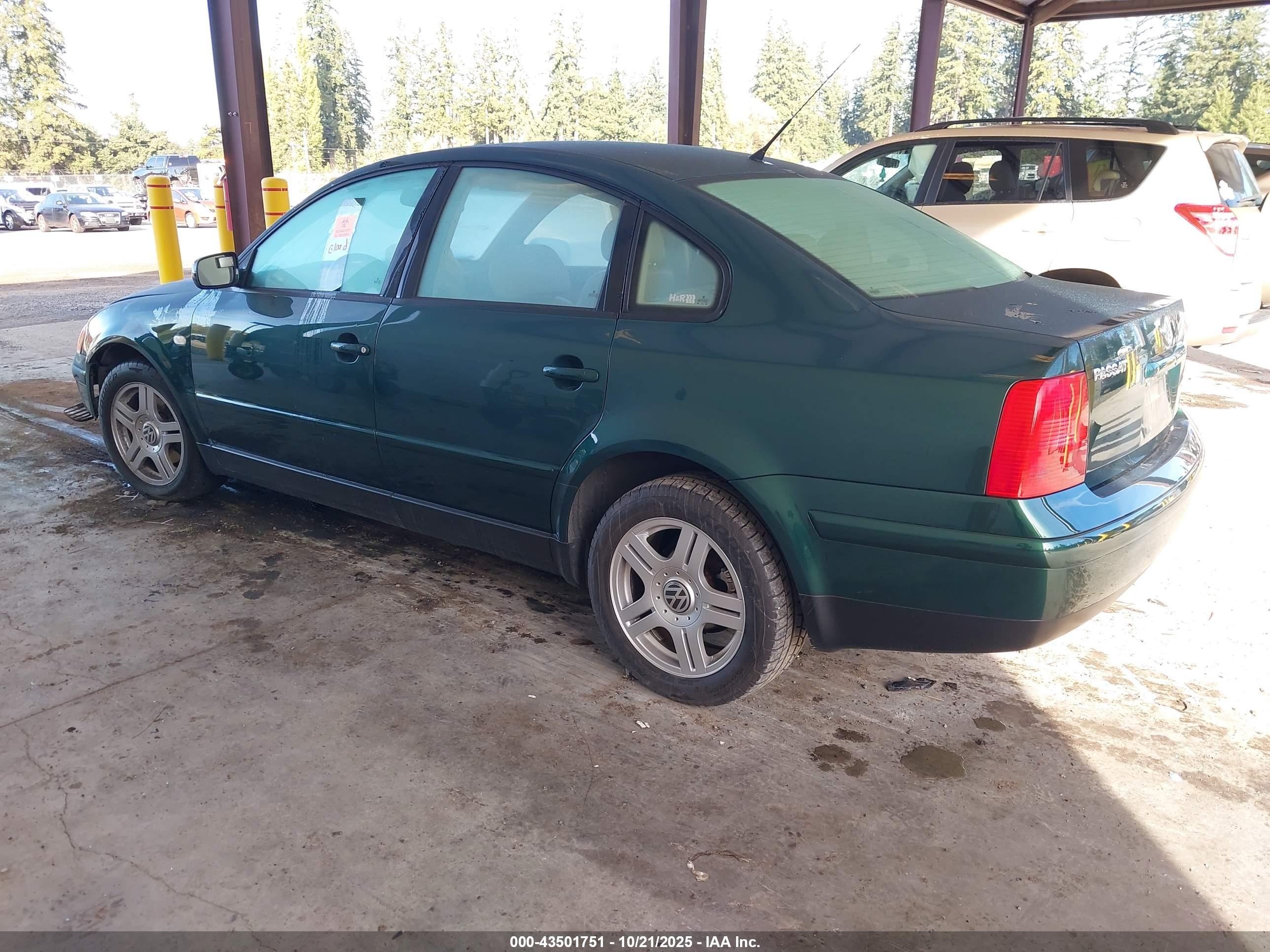 2000 Volkswagen Passat Glx Зеленый vin: WVWPD23B8YP212224