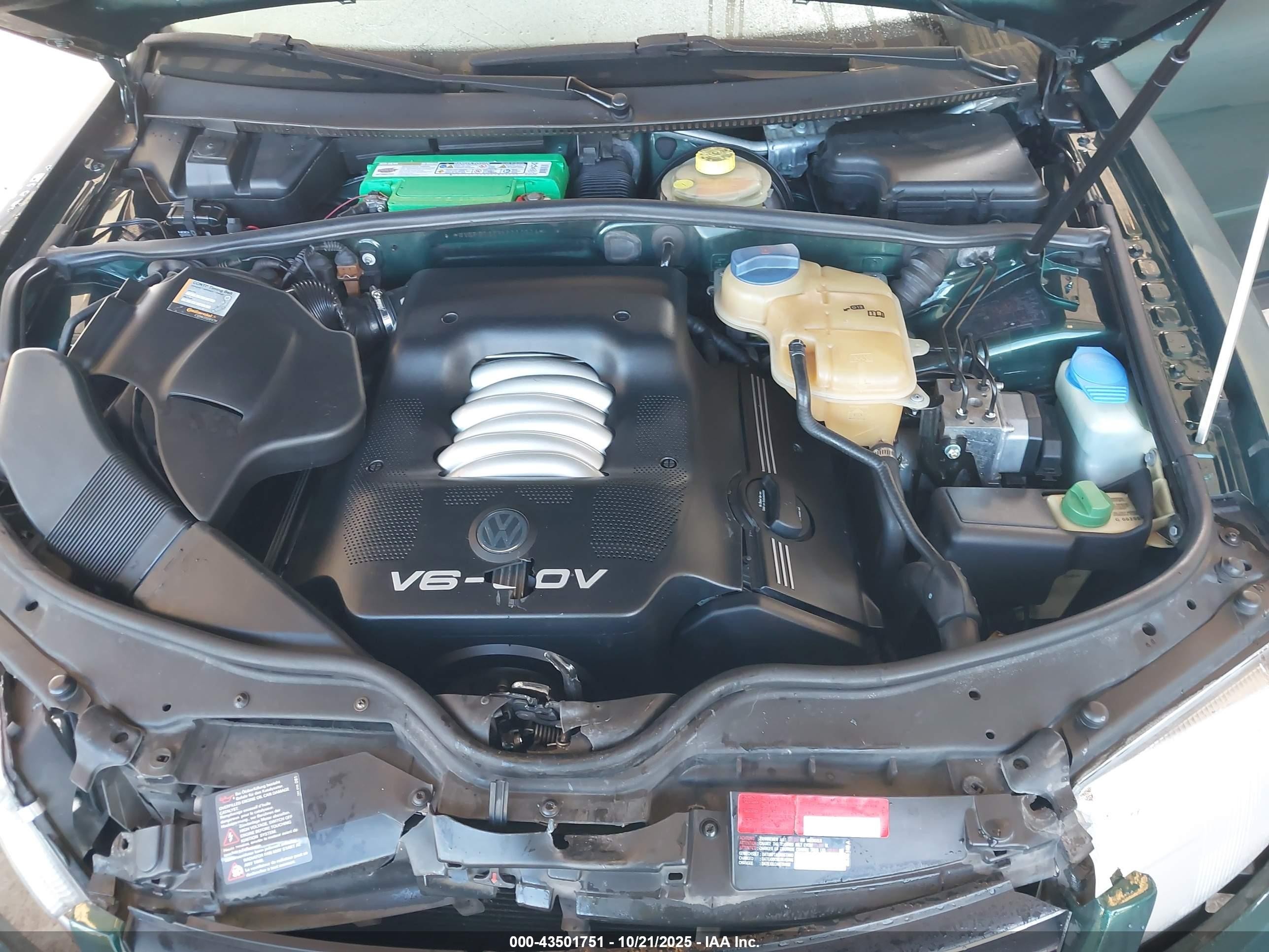2000 Volkswagen Passat Glx Зеленый vin: WVWPD23B8YP212224