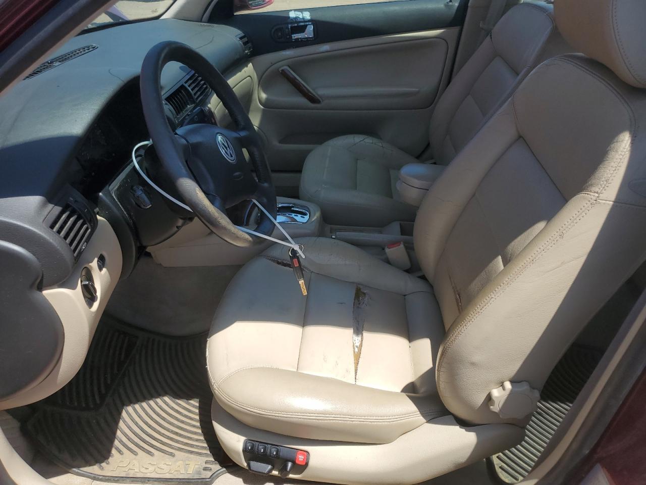 2000 Volkswagen Passat Glx Maroon vin: WVWPD23B9YP211602