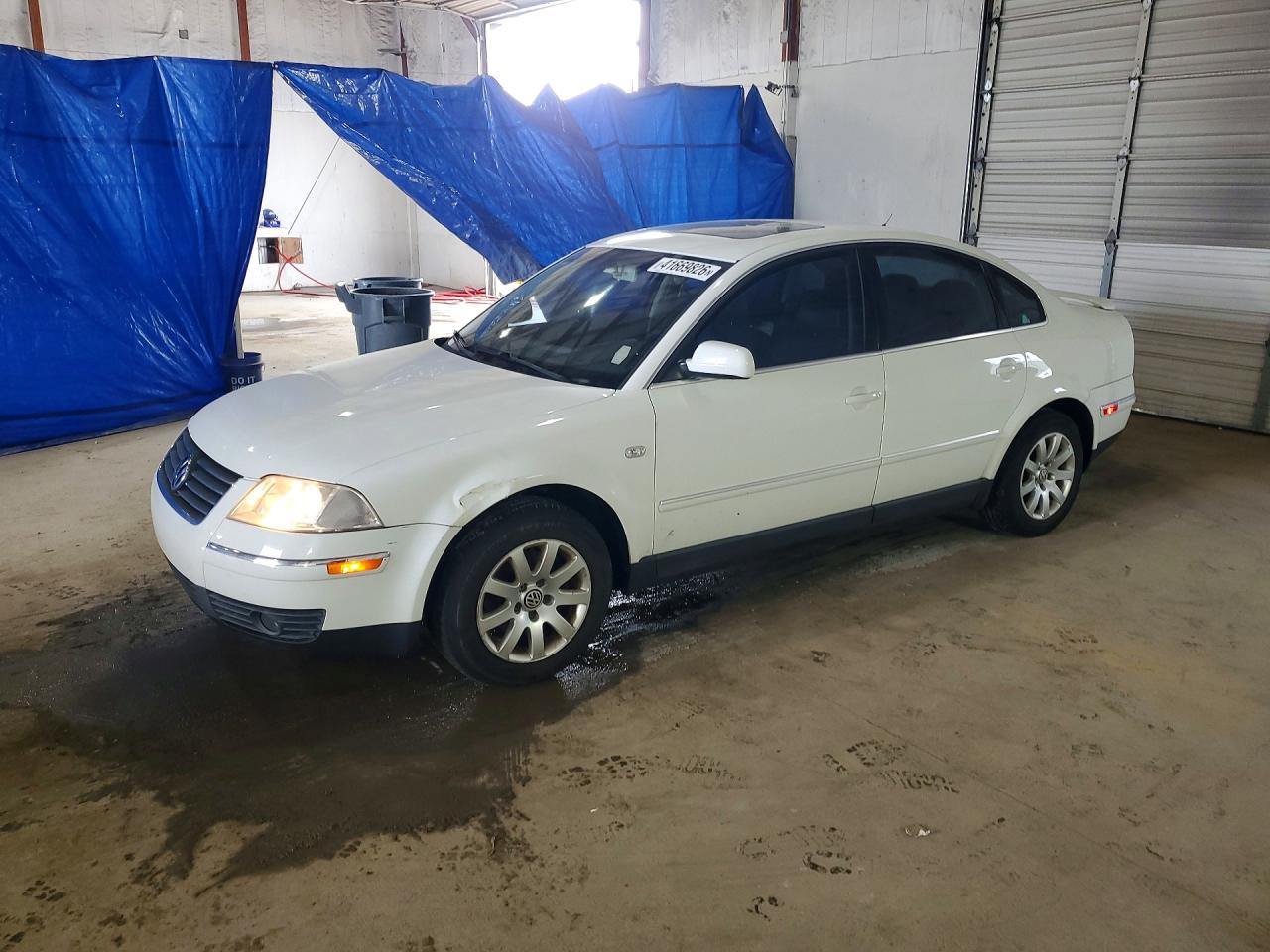 2002 Volkswagen Passat Gls White vin: WVWPD63B02P172106